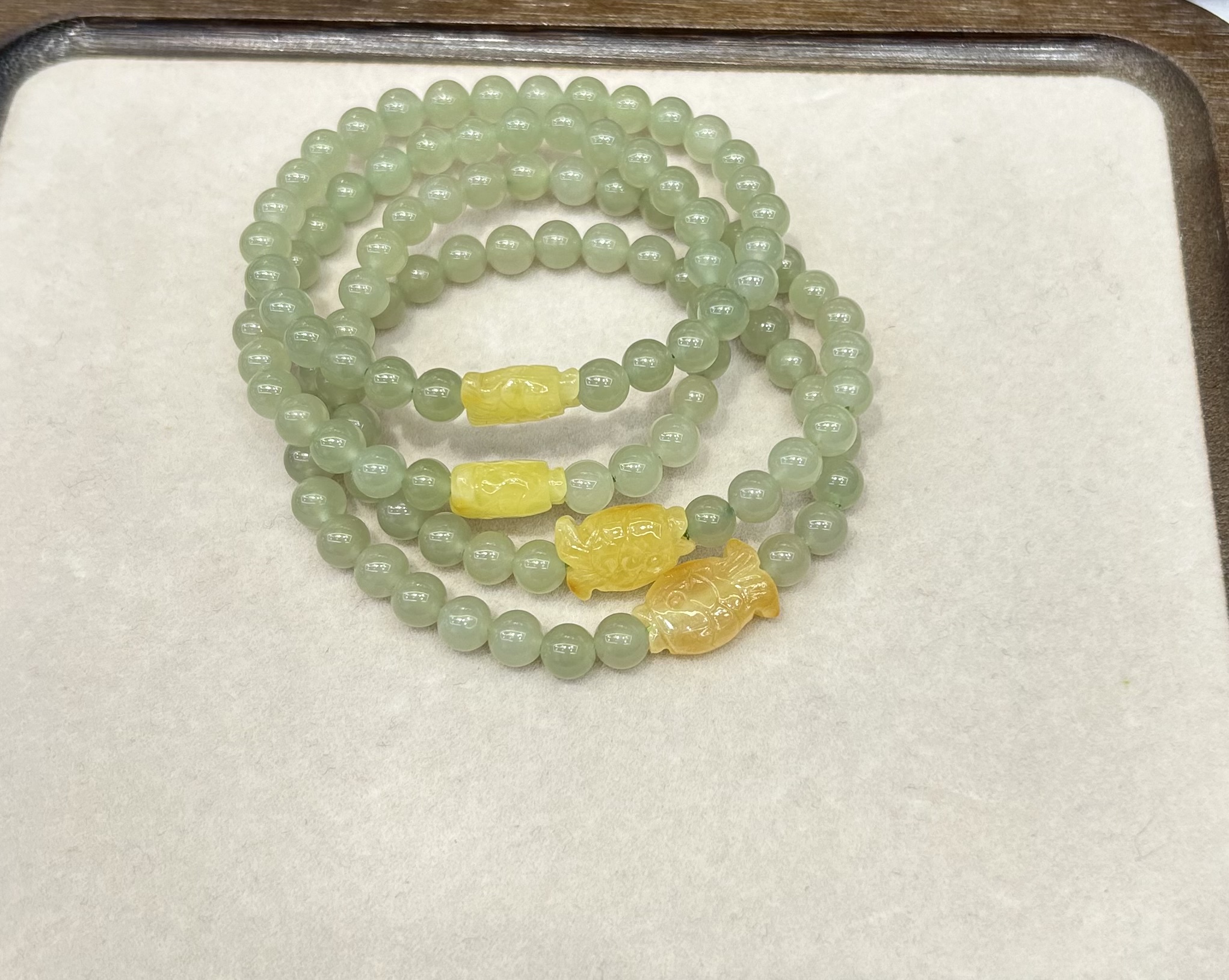 紫牙乌/乌拉圭紫水晶/玉手镯女不规则名媛/珠宝/玉石白底实物图