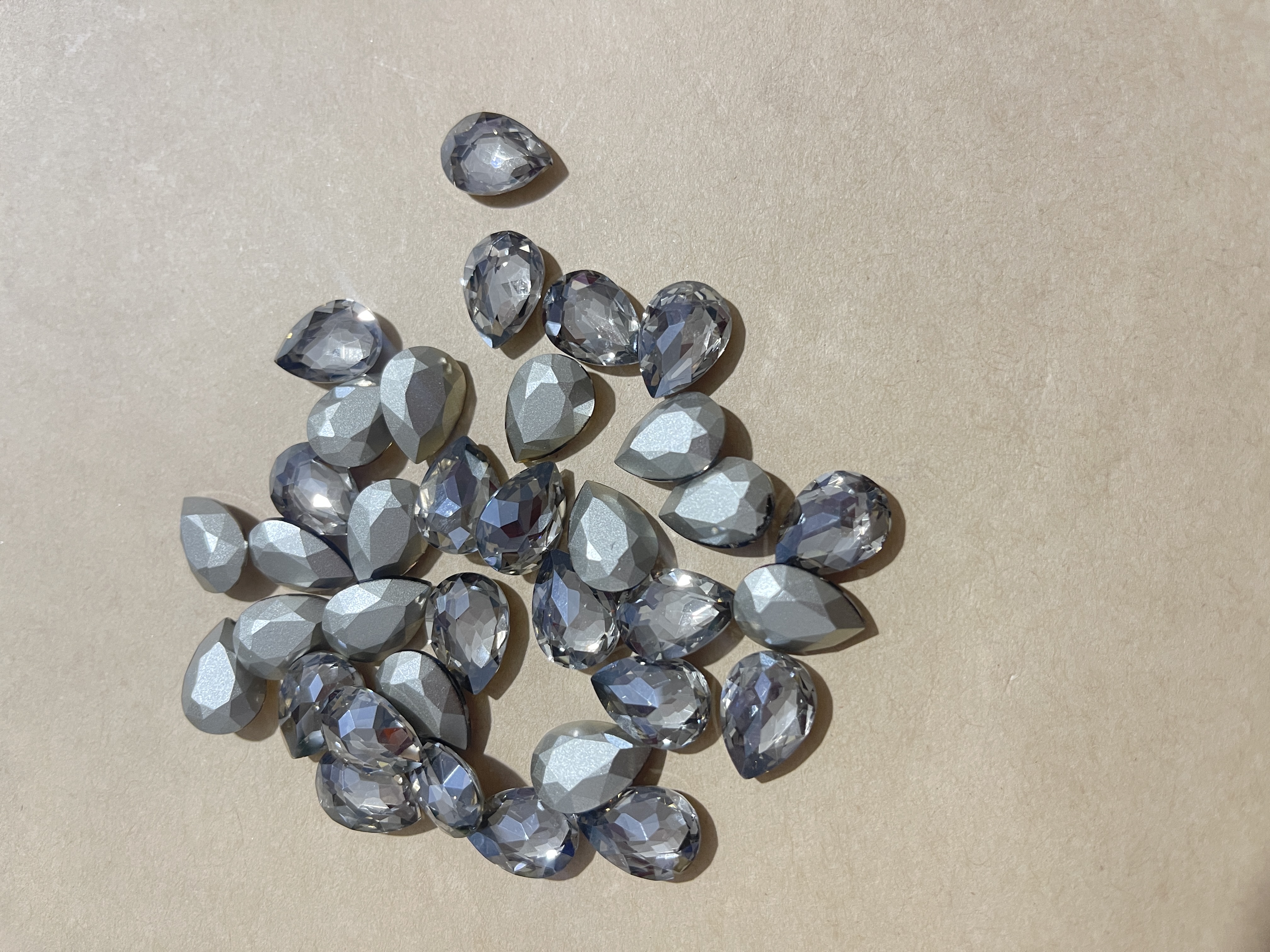 流行饰品新“饰”代、网络畅销、工艺先进、流行时尚、各平台暴款！款式齐全、适合美甲、头饰、服装辅料、合金配件！