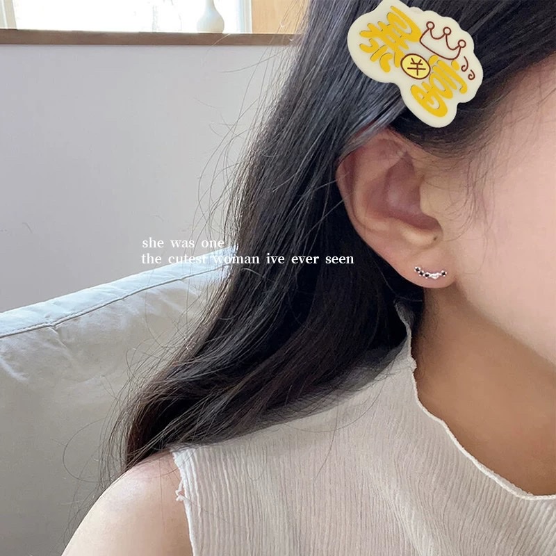 Hair clips and hair accessories Specification image
