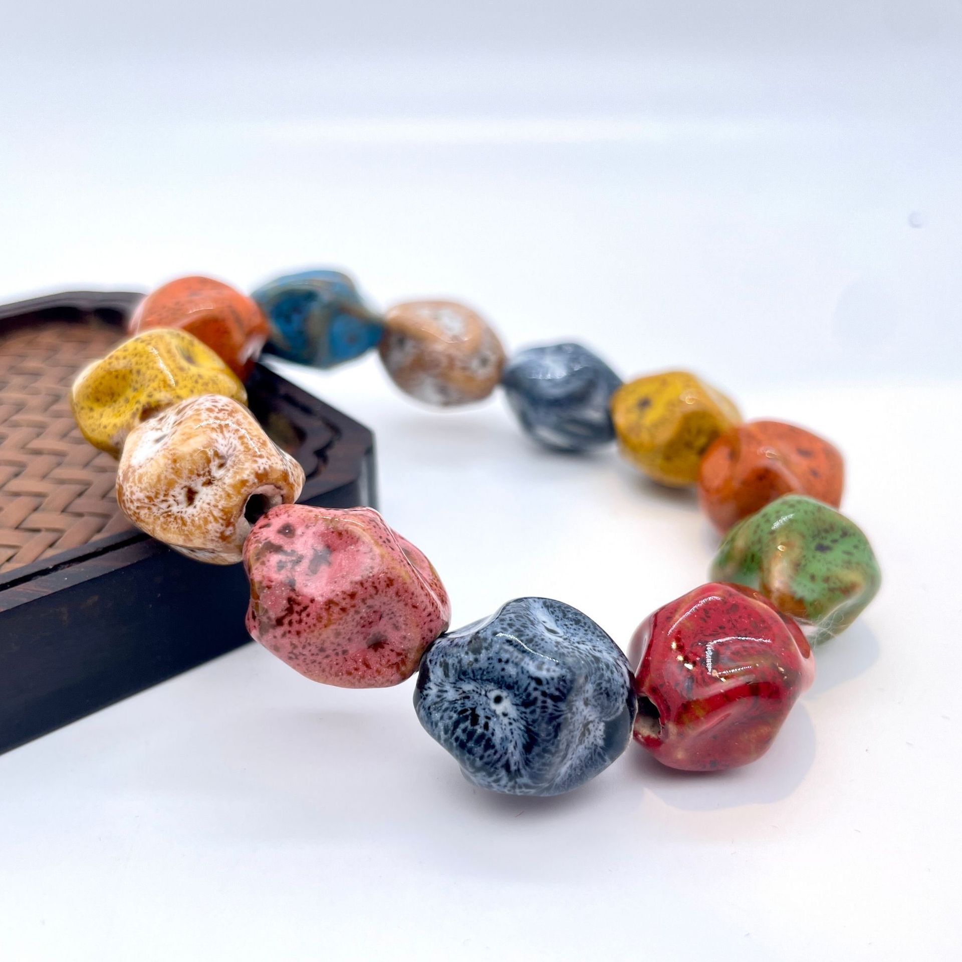 水晶手链女款时尚饰品 水晶手串独特设计 优雅手链闪耀光泽 高档水晶饰品手链手链手链白底实物图