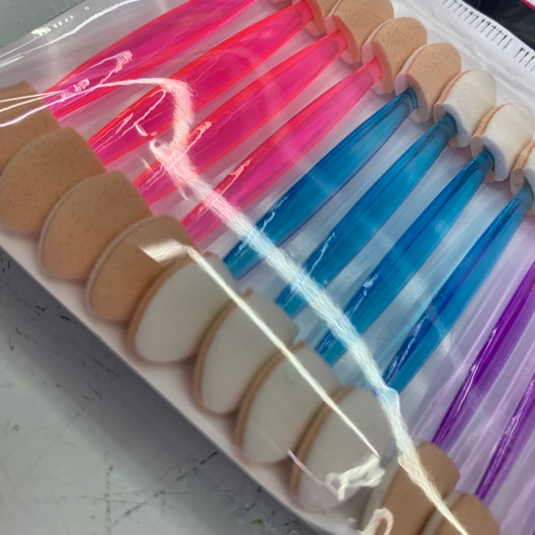 三色半透明短条海绵刷化妆刷美容化妆工具日常01
