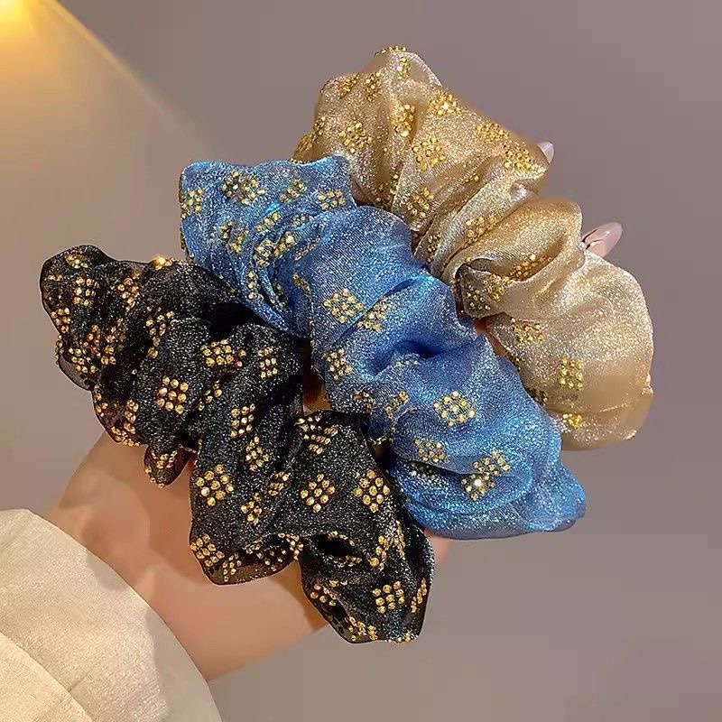 Mesh large intestine hair band, hair tie, high-end girls' accessory, elegant and simple yet fashionable hair band decoration, accessory, hair band, hair tie, mesh large intestine hair band Application Scenario