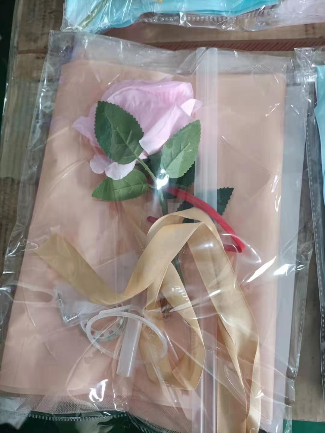 网红玫瑰花波波球——新奇玩具 发光波波球 充气球 儿童玩具 节日礼物细节图