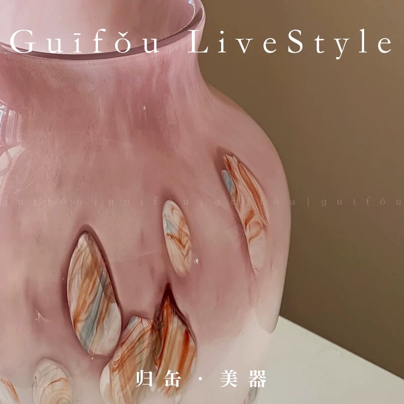A particularly beautiful vase with a light luxury and high-end design sense, a niche mid-style glass and glazed living room decoration vase details Picture