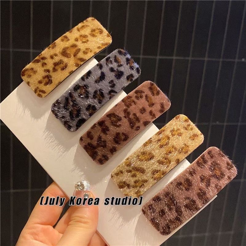 哪发箍女士韩版拼接发卡 优雅闪耀头饰 发箍发卡二合一设计 简约时尚洁：型料/金属何质习用望們佈几你！，发夹手洗后阴干。
