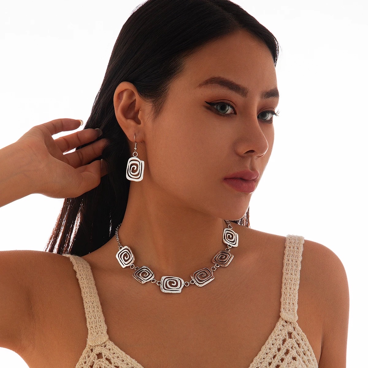 Square spiral pendant patchwork earrings necklace set, a trendy and fashionable accessory for European and American Internet celebrities detail image 4