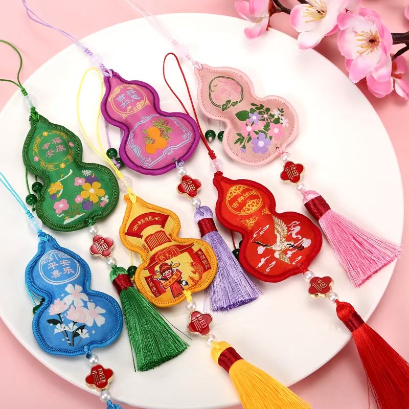 御守福袋香囊香包 车挂香包室内香囊 高档手工香包礼品 福袋香囊驱蚊除味