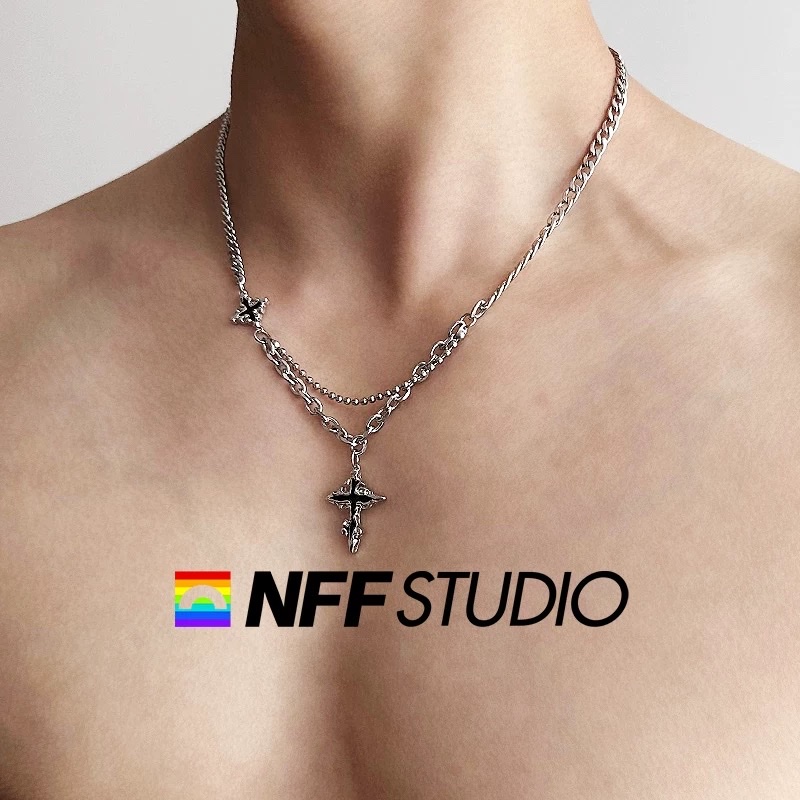 Cross pendant men's necklace, a versatile and trendy men's accessory with a hip-hop, niche and high-end feel Item Picture