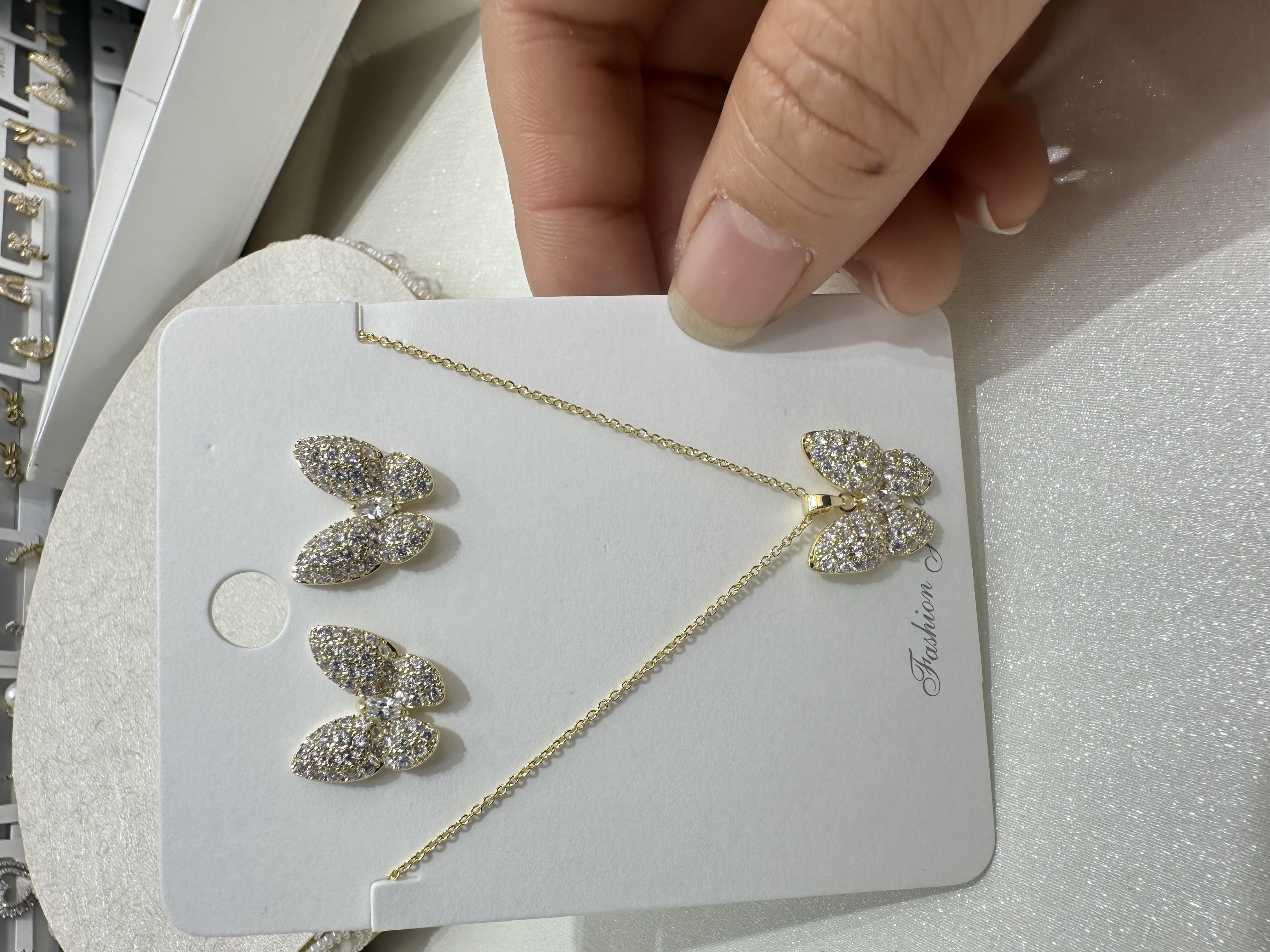 吊坠拼接气质珍珠项链 女士款珍珠饰品 简约大方优雅首饰项链细节图