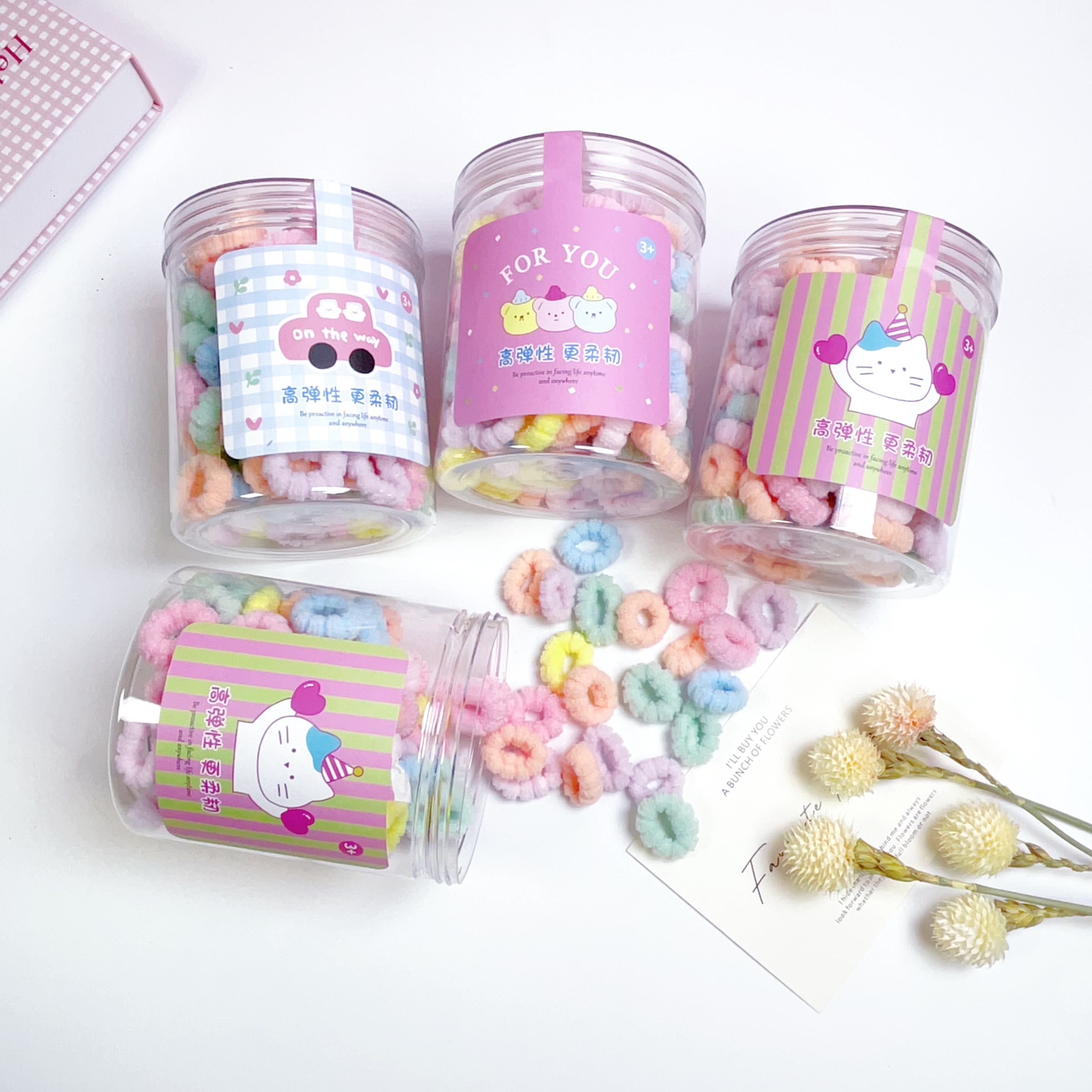 The little princess's hair tie is a soft and comfortable accessory with good elasticity details Picture