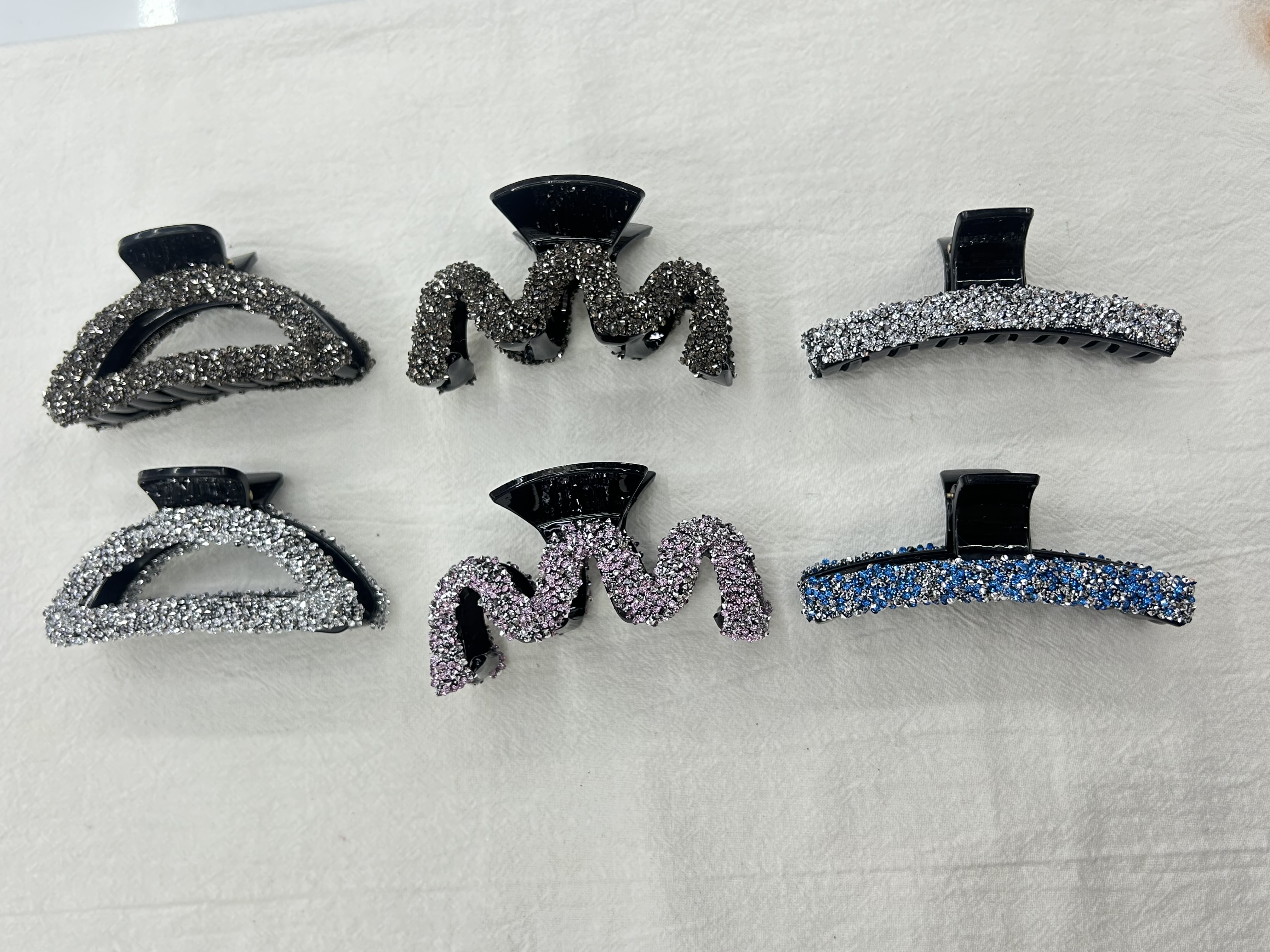 Accesorios de hua hin estilo de venta caliente tiara de cabeza de cuerda de cabeza agarrador conjunto de soporte de piso estilo de venta caliente multicolor opcional moda mujer accesorios de pelo influenciador moda casual tiara agarrador de plástico, stick broca clip de pelo Specification image