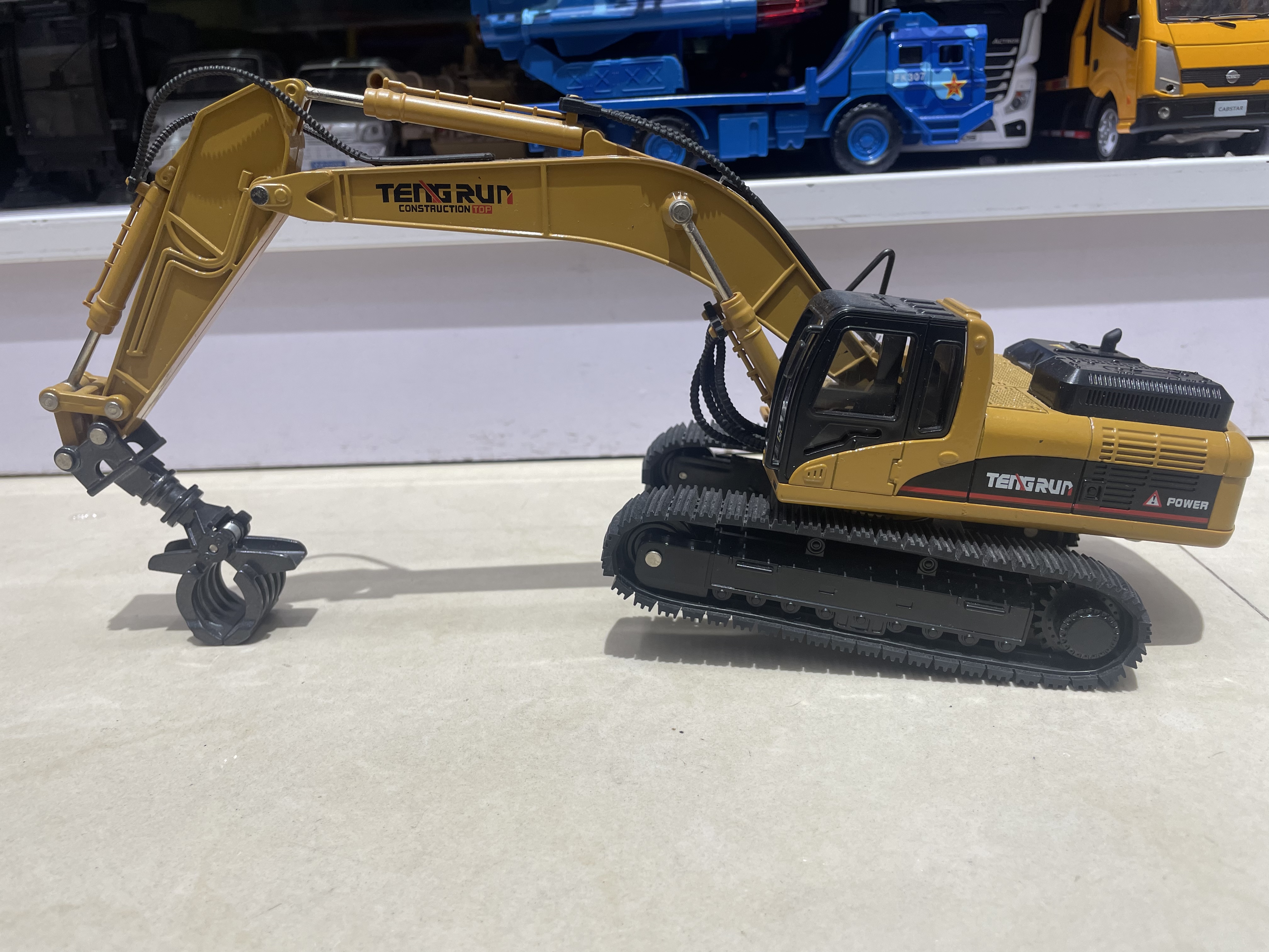 重合金工程履带抓木机