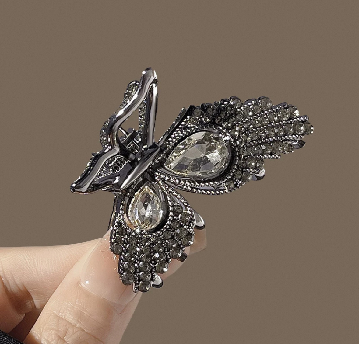 "National Trend Series Metal butterfly grabber for women, 2025 new style, high-end look, small back of the head shark clip, semi-tied hair accessory, hairpin. details Picture