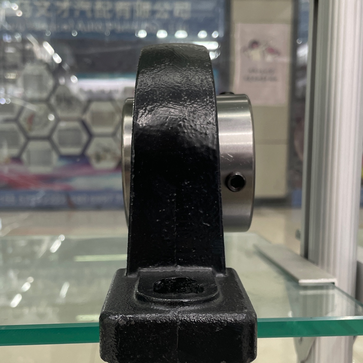 UCP212 is a high-precision half shaft bearing specially designed for automotive steering gears, featuring wear resistance and high-temperature resistance, and is a motorcycle accessory for automobiles details Picture