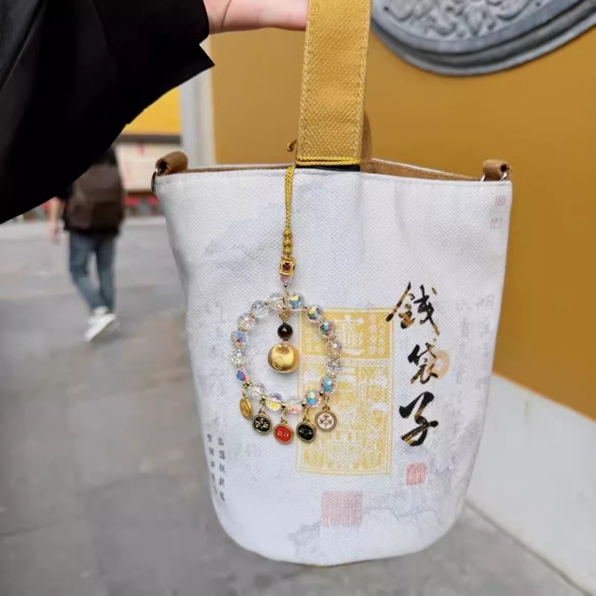 Authentic new Chinese-style five-way God of Wealth small golden block fortune bag, car money bag, car pendant and gift from Lingyin Temple in Hangzhou Item Picture