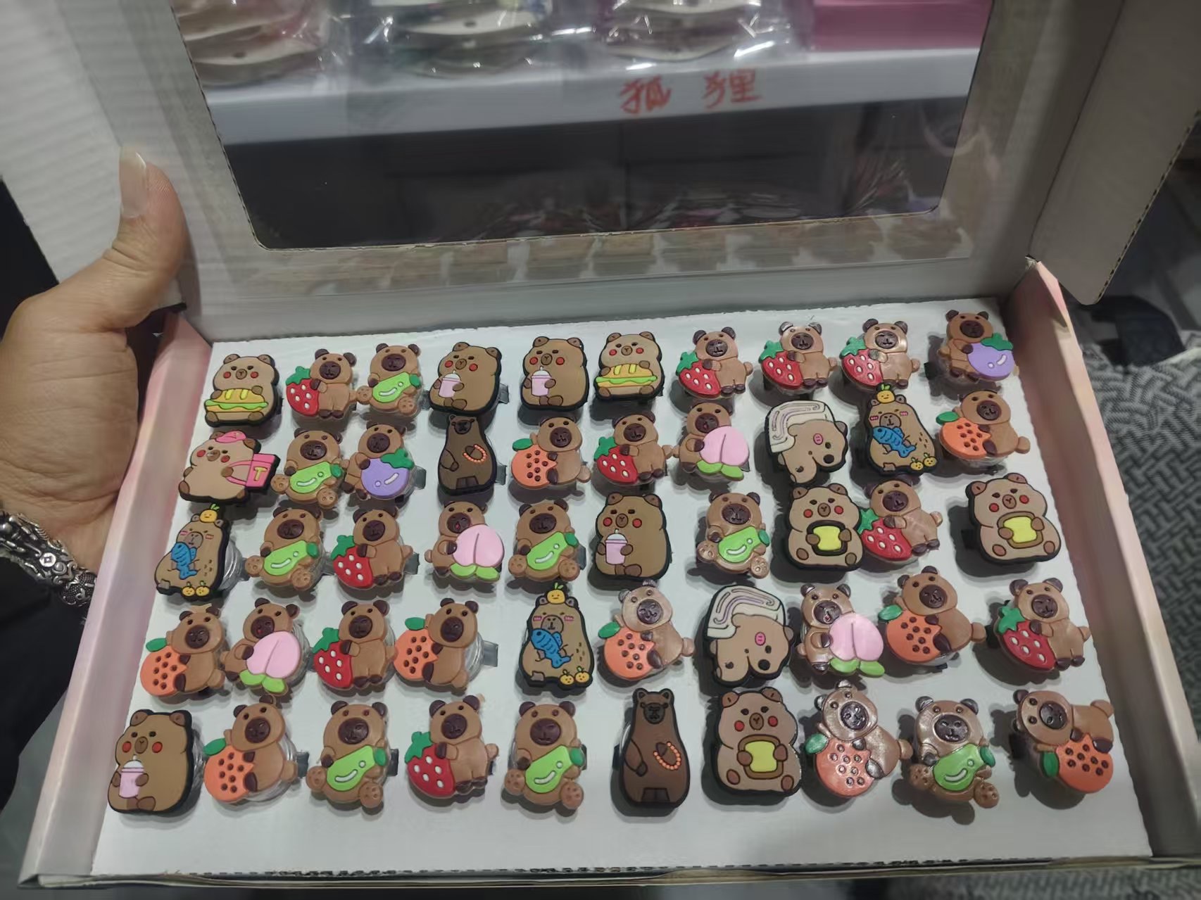 软料发光卡通戒指💍……这款产品真的非常适合夏天晚上 大人小孩都喜欢的产品 一盒50个一箱60盒  3000个 详情图1