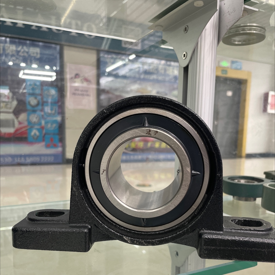 UCP212 is a high-precision half shaft bearing specially designed for automotive steering gears, featuring wear resistance and high-temperature resistance, and is a motorcycle accessory for automobiles Specification image