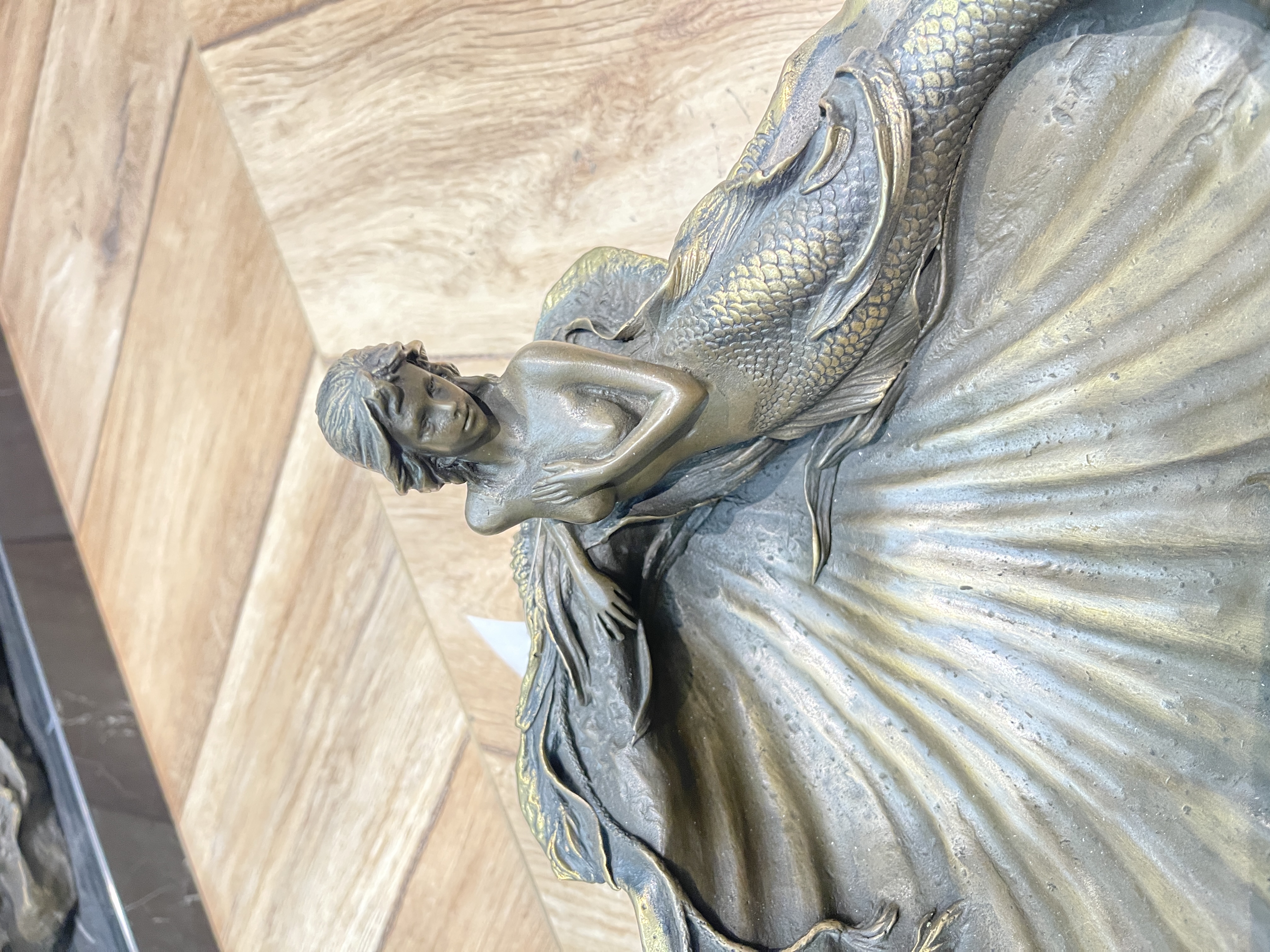 Hot-selling copper fruit platter, European mermaid fruit platter, retro collectible display piece, copper fruit platter, copper ware detail image 3