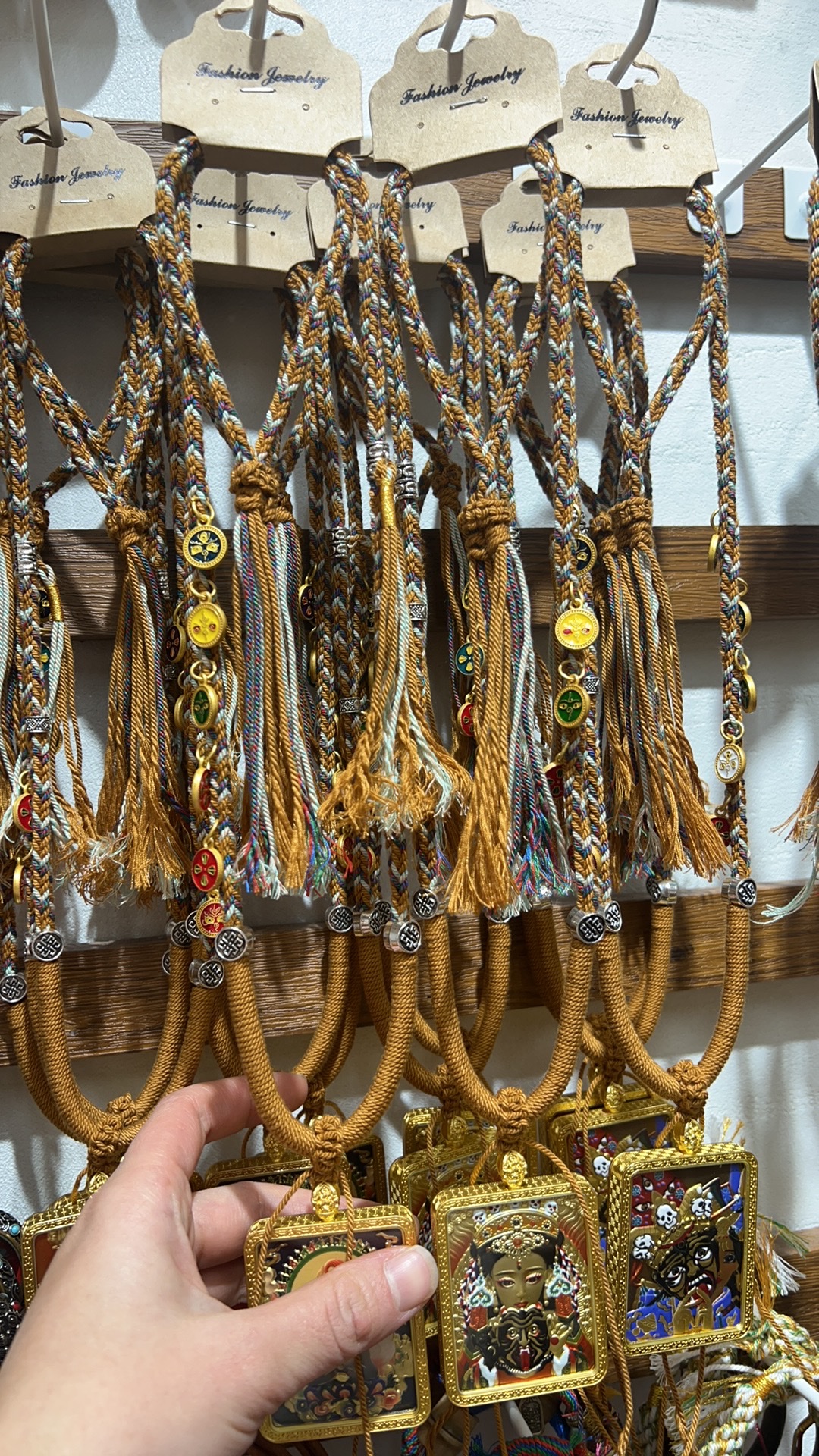 Double-sided relief three-dimensional gilded Thangka Di Zang Wang Wu Ye Pendant Nine-Tailed Fox Necklace, men's and women's styles, gift lanyard wholesale necklace detail image 8