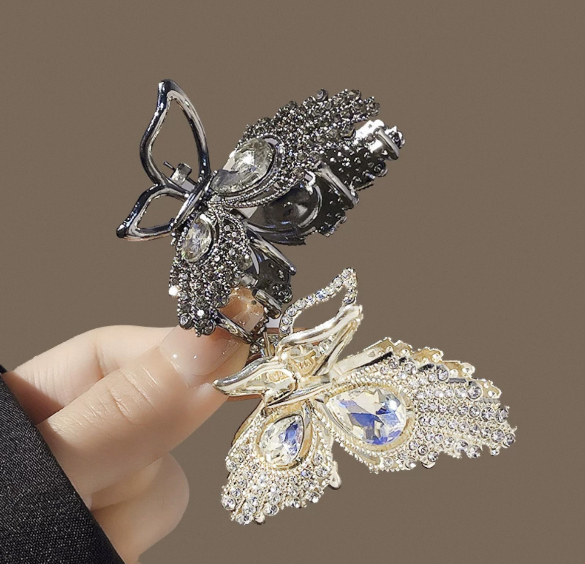 "National Trend Series Metal butterfly grabber for women, 2025 new style, high-end look, small back of the head shark clip, semi-tied hair accessory, hairpin. Item Picture