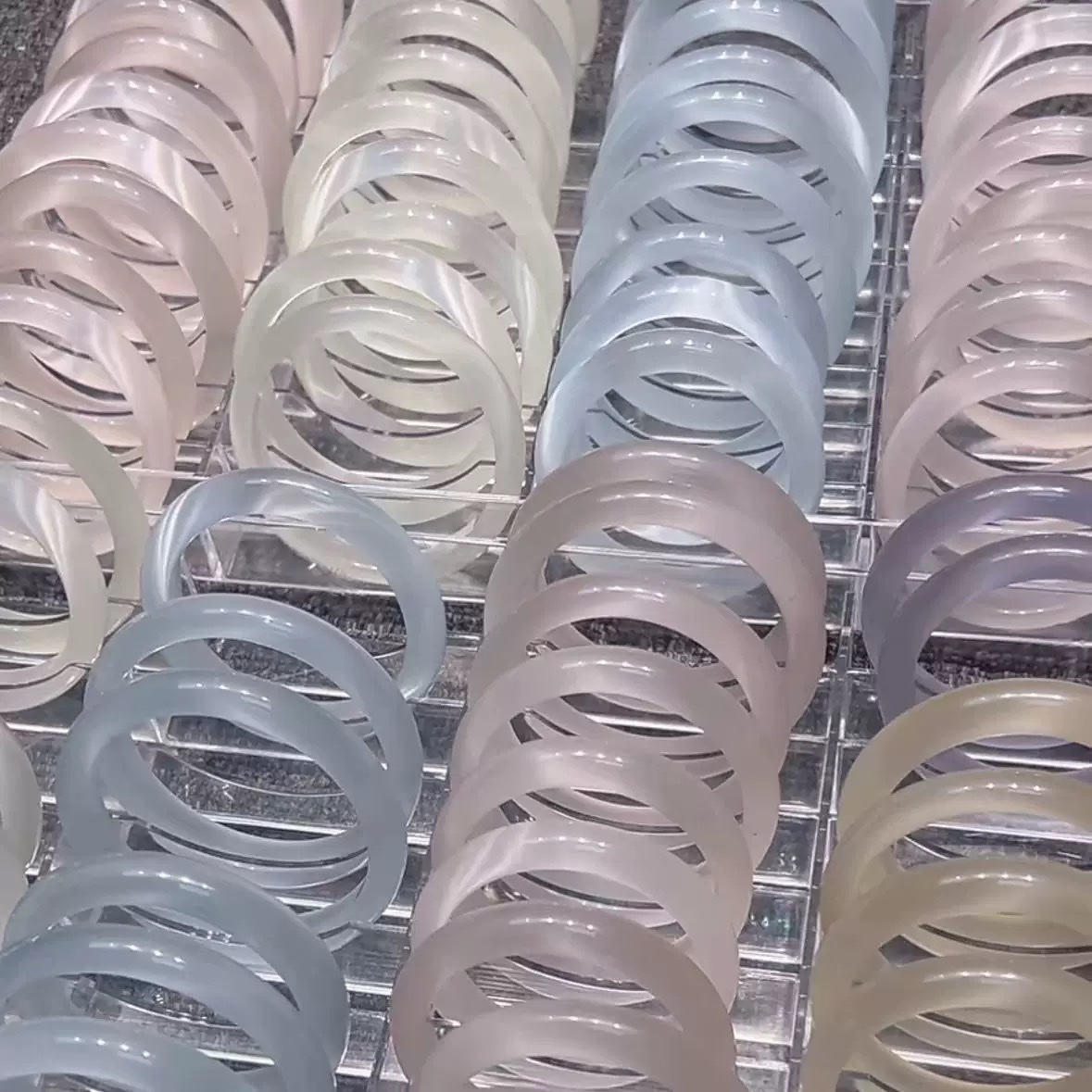 厂家直供高级感猫眼石手镯 白月光冰冰蓝香槟色手镯玻璃手环饰品手镯