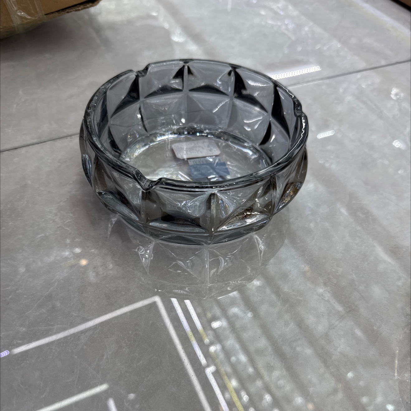 烟灰色 琥珀色 烟灰缸产品图