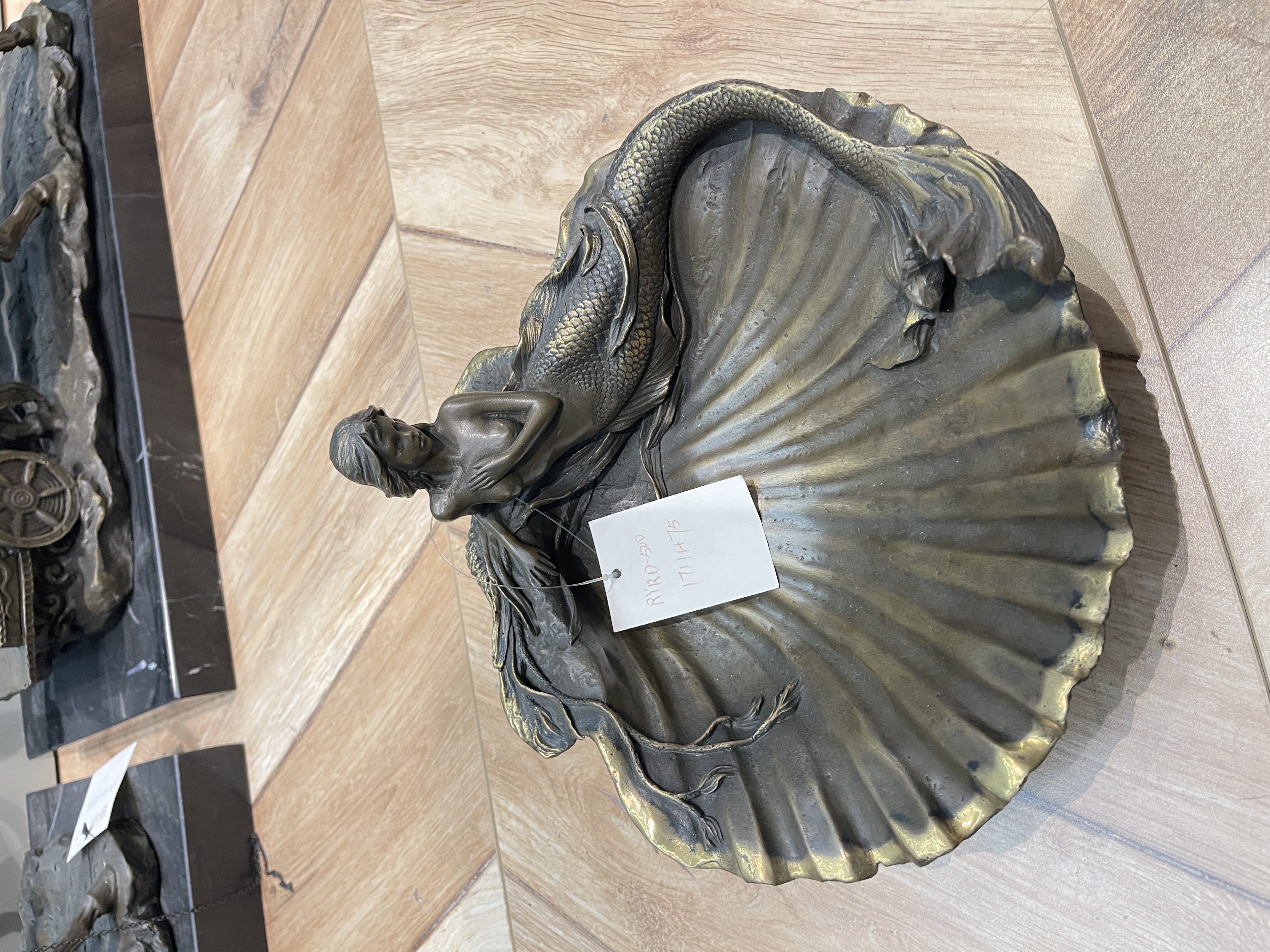 Hot-selling copper fruit platter, European mermaid fruit platter, retro collectible display piece, copper fruit platter, copper ware detail image 9