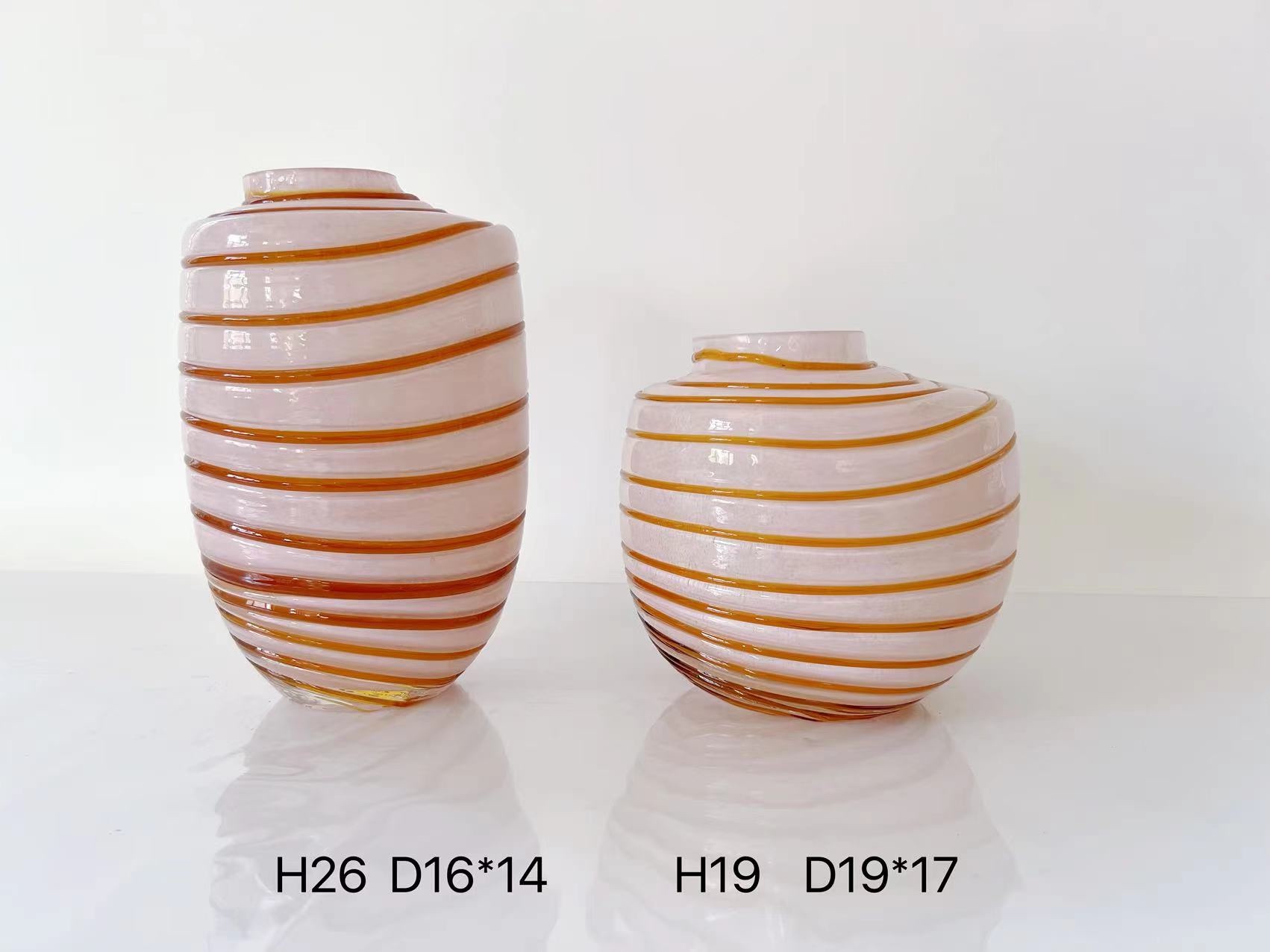 北欧简约床头柜 玻璃花瓶装饰 窗帘杆配套家居 趣味存钱罐创意礼品 花瓶办公桌面整理