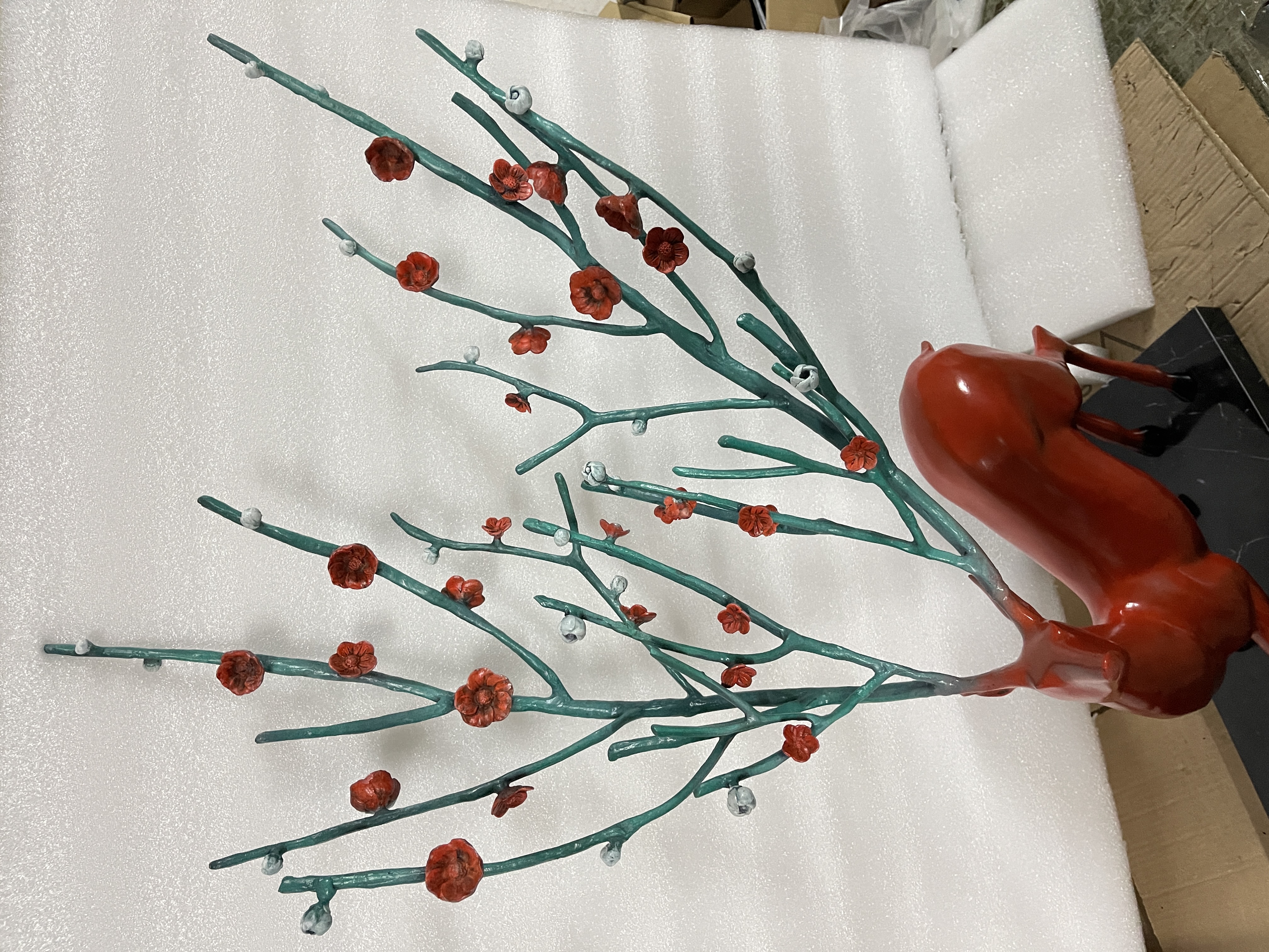 A large copper decorative piece of deer bringing good fortune and prosperity, a high-end and light luxury decoration for the living room entrance, a housewarming gift of brass deer Specification image