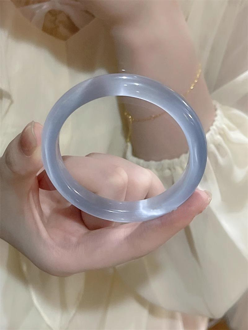Factory direct supply of high-end cat's eye stone bracelet, white moonlight, ice blue, Champagne color bracelet, glass bracelet, jewelry bracelet detail image 5