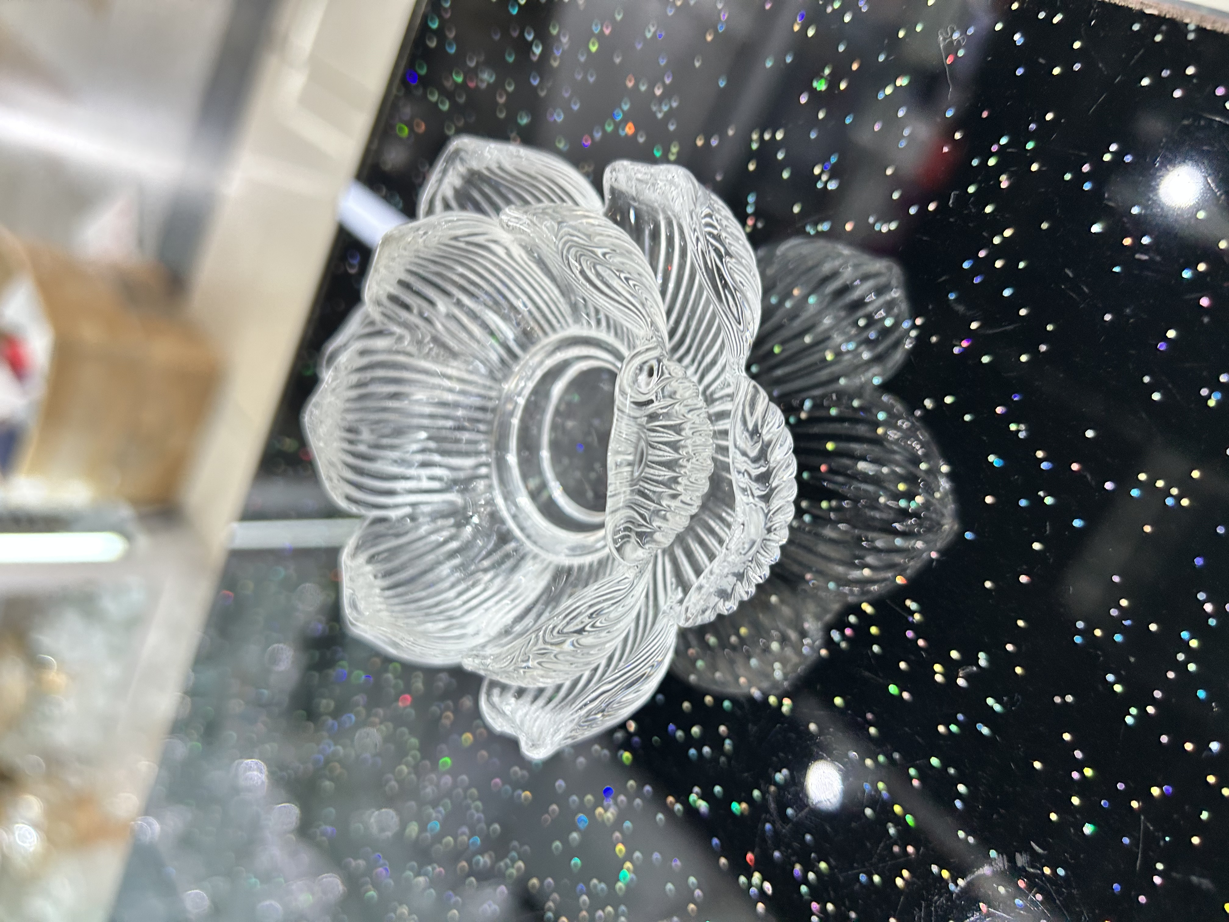 Lotus candlestick glass candle, exquisite craftsmanship, heat-resistant and environmentally friendly material, elegant and generous, festival decoration, Buddhist ritual decoration candlestick