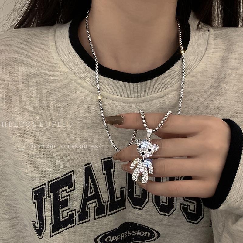 Cool hip-hop full diamond bear necklace for women, long design sense, unique pendant, niche, versatile, sweet and elegant necklace detail image 2