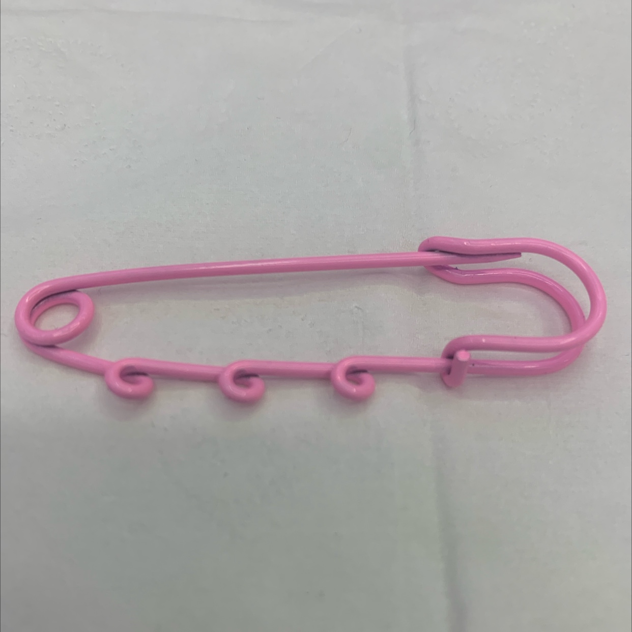 Color brooch 1.5X60mm three-ring brooch with a loop, circular brooch clasp Application Scenario