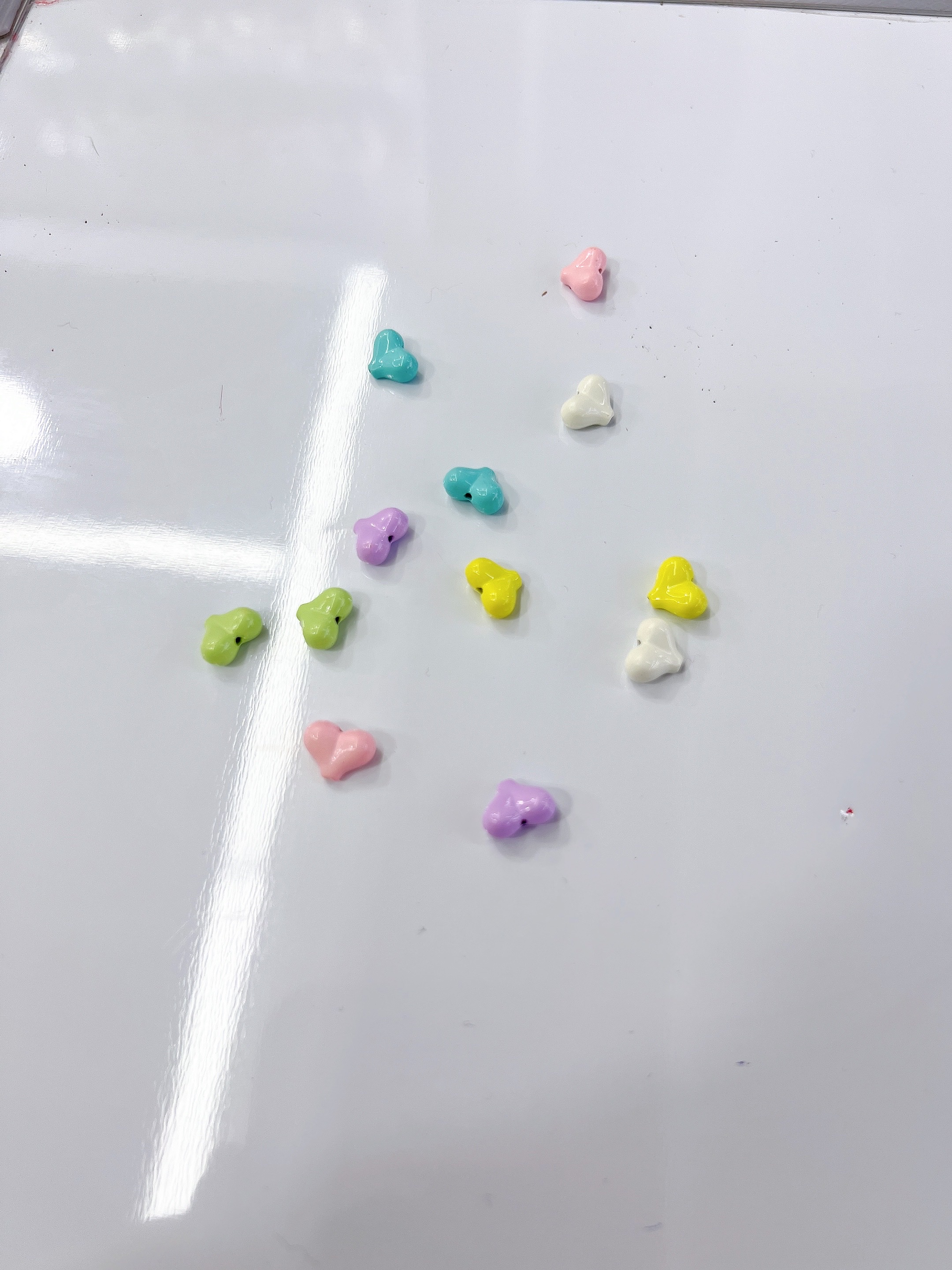 diy zinc alloy jewelry accessories are elegant, fashionable, fresh and trendy. Earrings, hair accessories, accessories, cartoon and cute spray-painted color-preserving pendants, pendants, phone chains, keychains, accessories, tags, phone cases, simple design and creative gifts details Picture