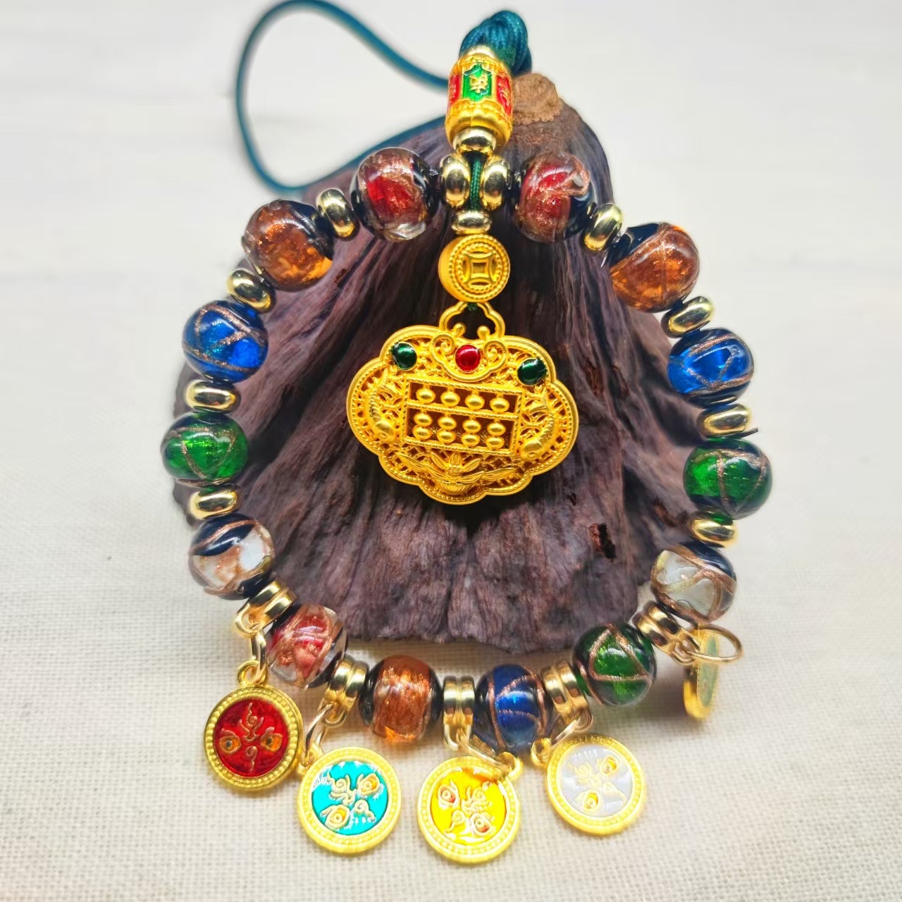 五路财神香灰琉璃挂件、葫芦、长命锁、福车类饰品吊坠礼品