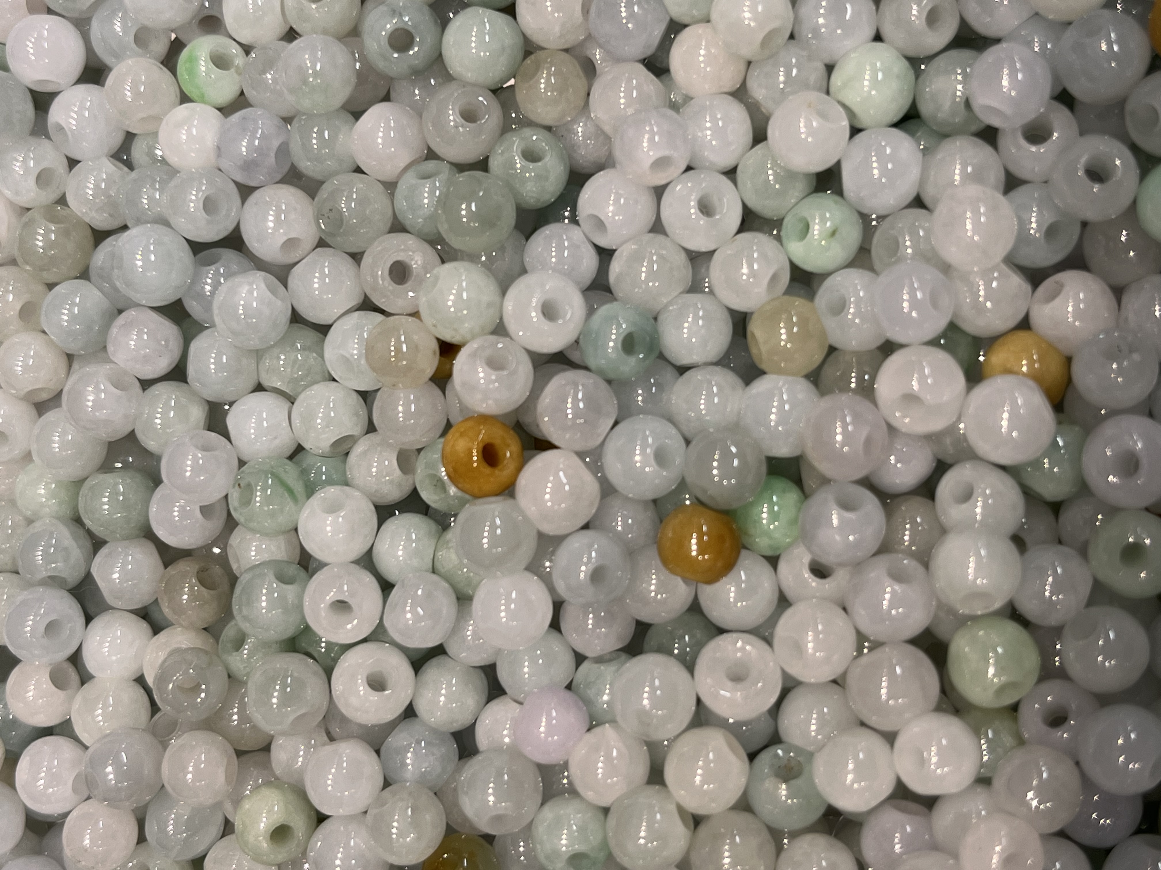 冰种翡翠圆珠大孔