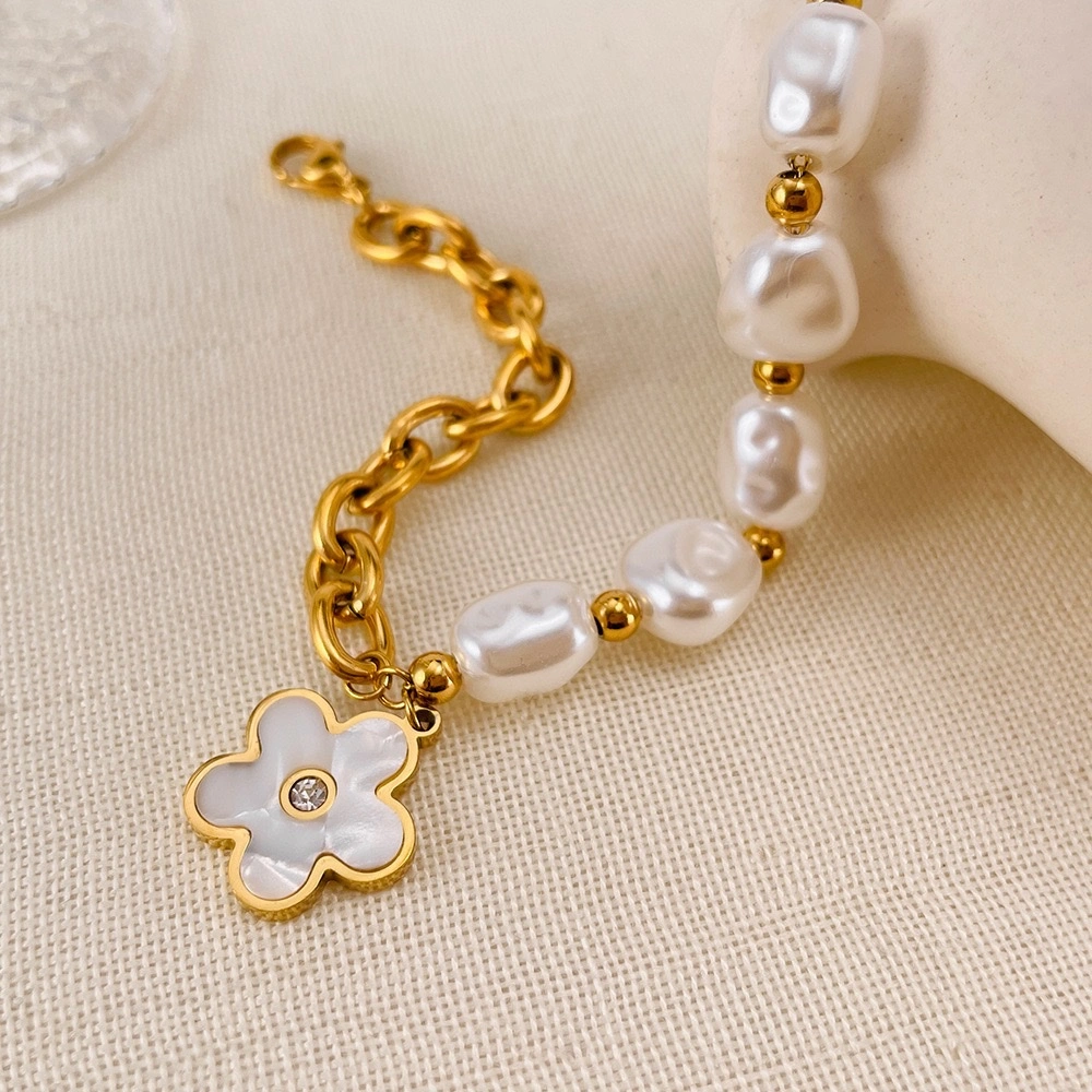 European and American stainless steel spliced flower bracelets, women's jewelry, pearl accessories, fashionable, niche, light luxury, versatile jewelry, titanium steel jewelry detail image 2
