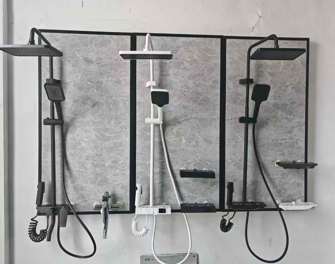 水龙头/水龙头龙头/加热器/卫浴水龙头/伊凌诺白底实物图