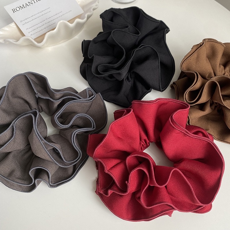 Four-layer black fungus edge fashionable large intestine hair band, forest-style high-end hair tie, hair tie, low ponytail leather band hair accessory Application Scenario