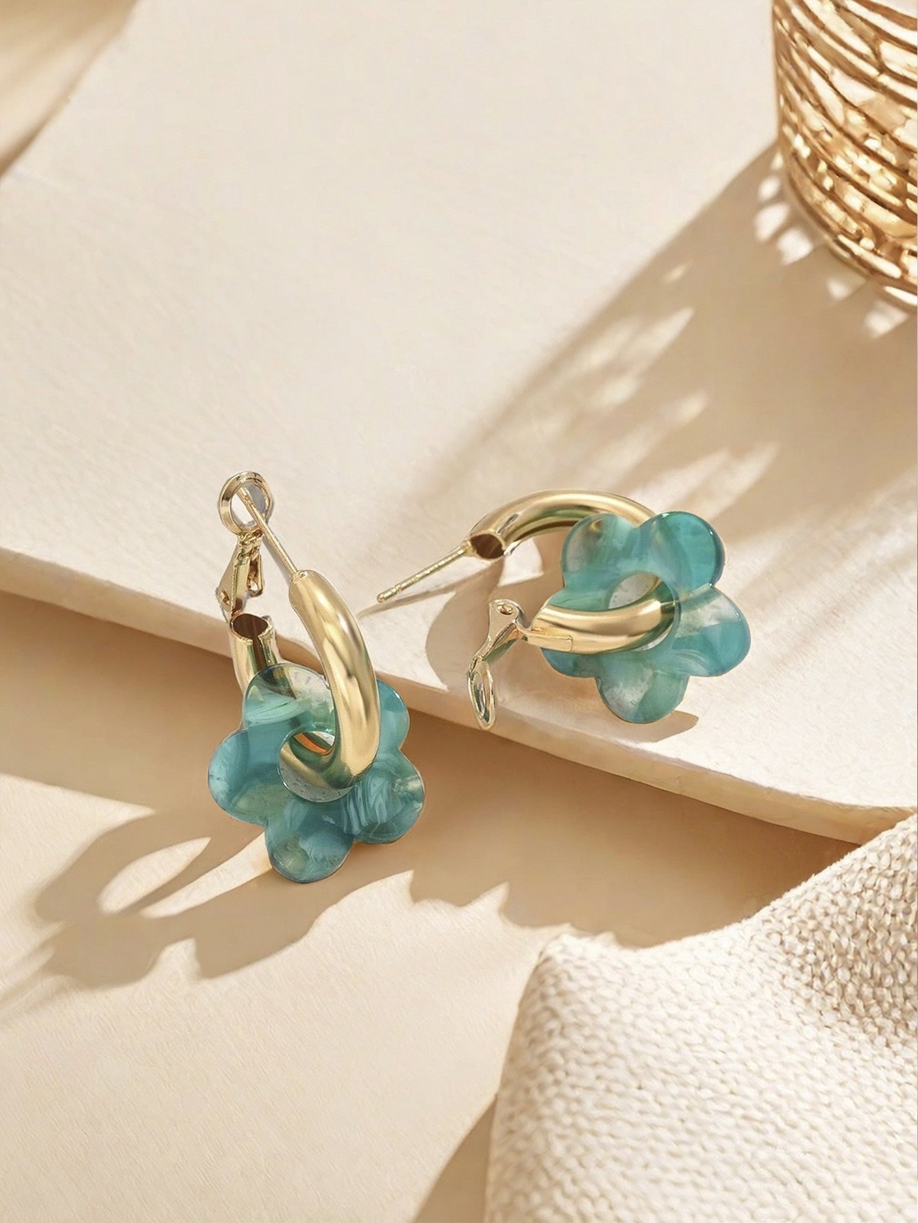 Origen transfronterizo europeo y americano moda exagerada flor pendientes para mujeres nicho diseño sentido color temperamento elegante y versátil earewear earewear details Picture