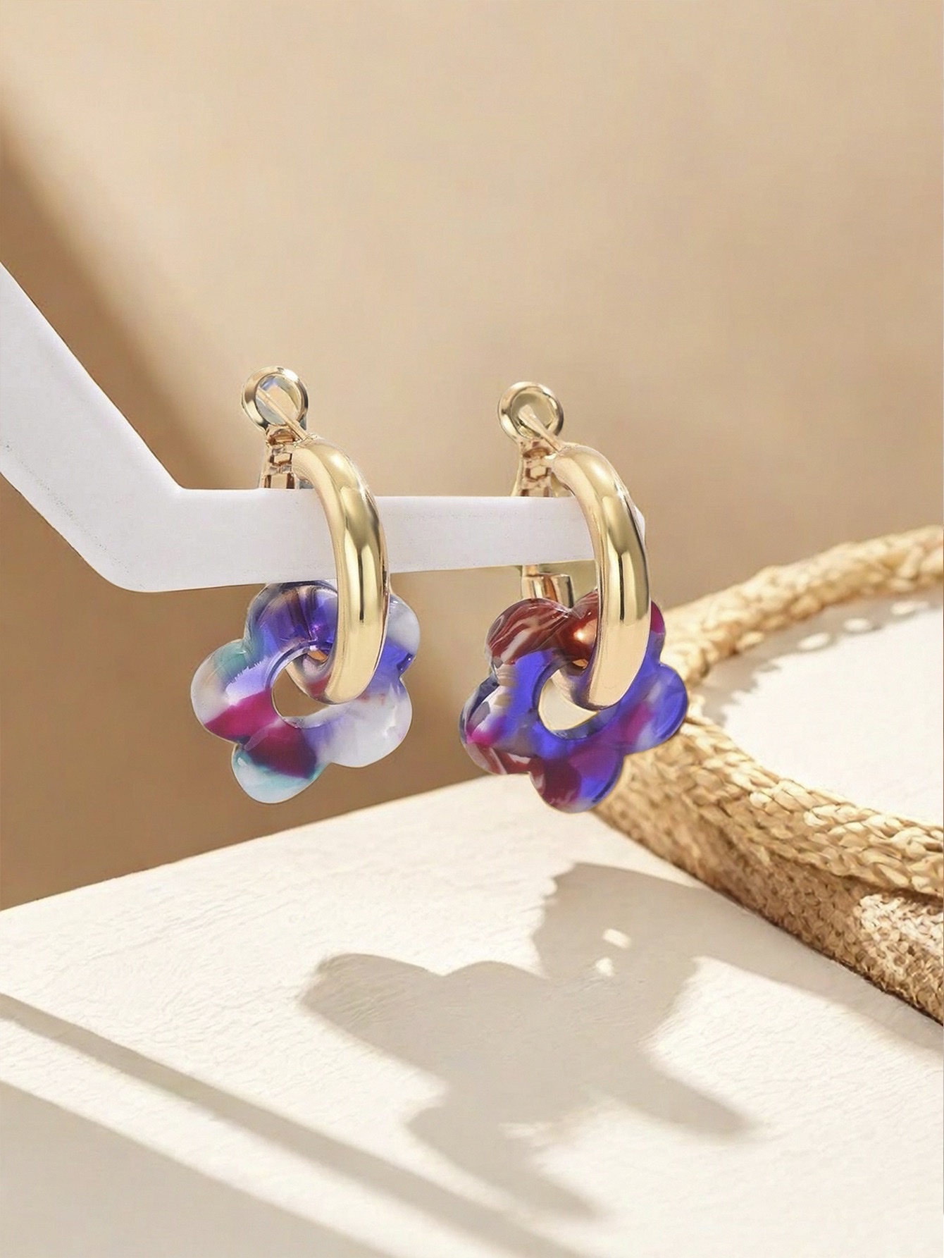 Origen transfronterizo europeo y americano moda exagerada flor pendientes para mujeres nicho diseño sentido color temperamento elegante y versátil earewear earewear Application Scenario