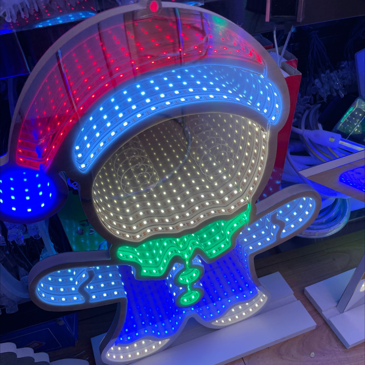 彩色星星灯泡灯串 吊顶LED长条灯带 灯带装饰灯串 环保节能 室内外装饰照明新款装饰灯圣诞灯系列𠂆家直供灯串彩色星星灯