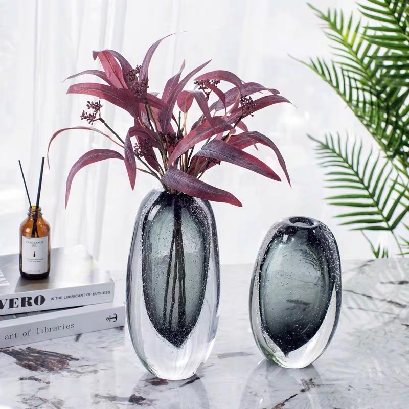 Munan Home Furnishing's European-style minimalist grey bubble glass vase, handcrafted flower vases, thick-bottled living room tabletops, bedroom ornaments, simple and modern flower arrangement handicrafts, vases, light luxury glass decorations, living room soft decorations, model room table ornaments details Picture