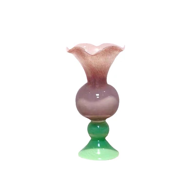 Cream pinkish-green dopamine InS-style high-footed glass vase with a high-end lace-trimmed table in vintage colors, carefully selected vintage glass flower-footed, round-belted, long-necked, flared flower-shaped vessel, French retro light luxury glass vintage pink. details Picture