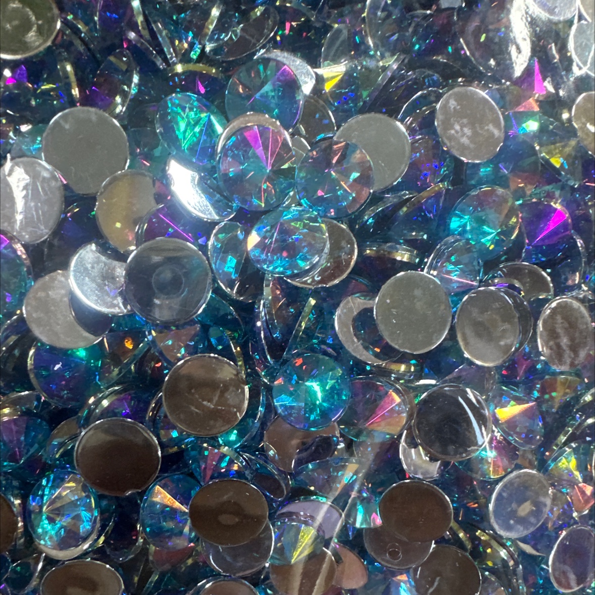 Factory direct sales of acrylic diamond hair accessories imitating Taiwan, exquisitely handcrafted, flat-bottomed satellite surface, ab color options, stylish and fashionable face stickers, nail art and hair accessories Application Scenario