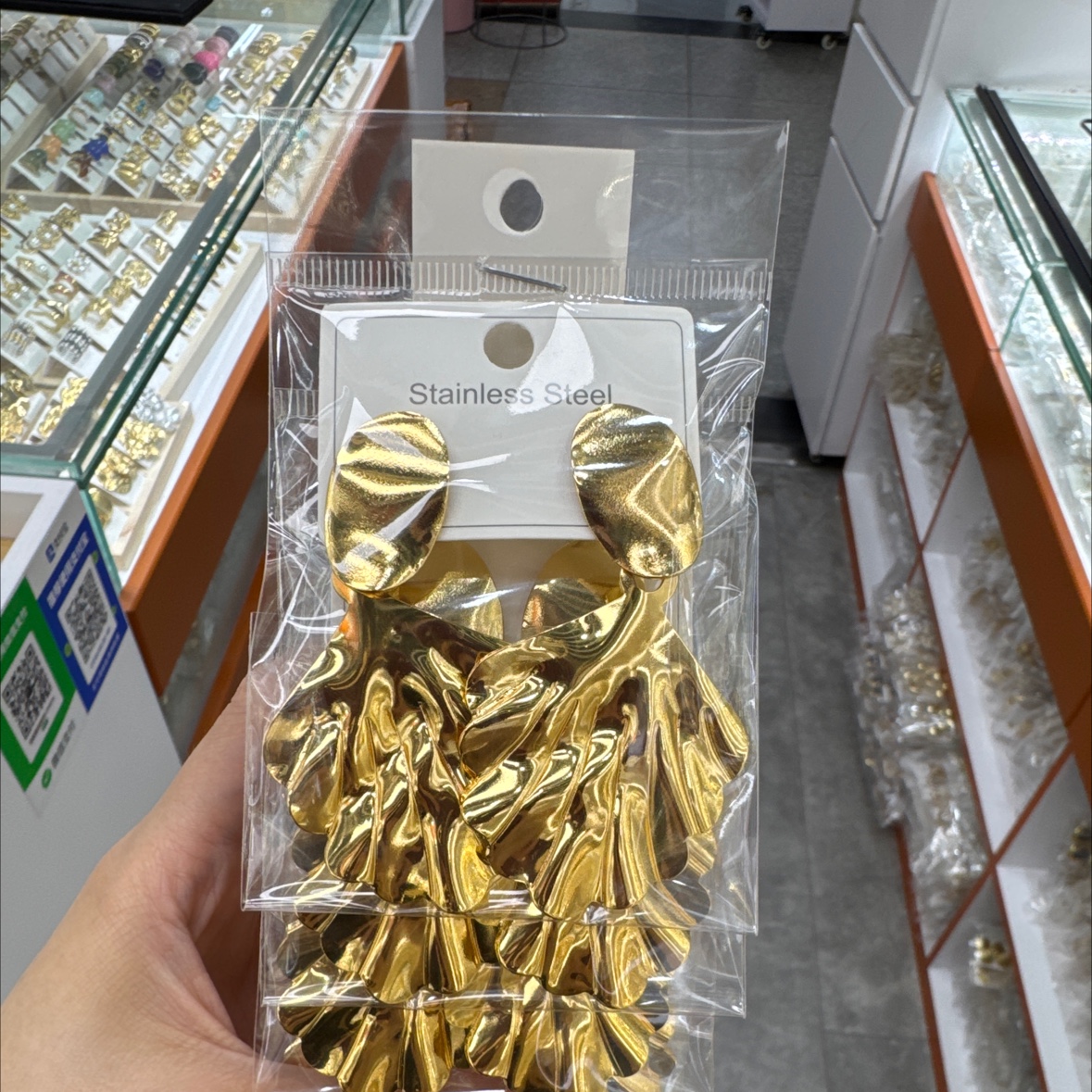 简约时尚耳环 
细节图