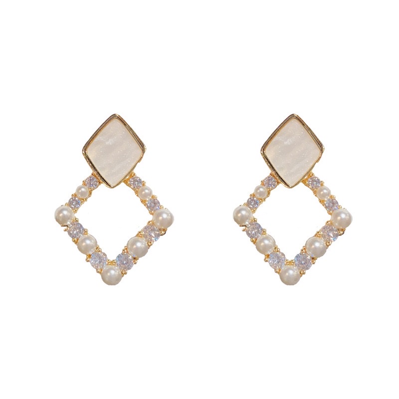 Stylish and fashionable design sense, diamond-encrusted pearl diamond-shaped earrings for women, simple and versatile earrings and accessories Item Picture