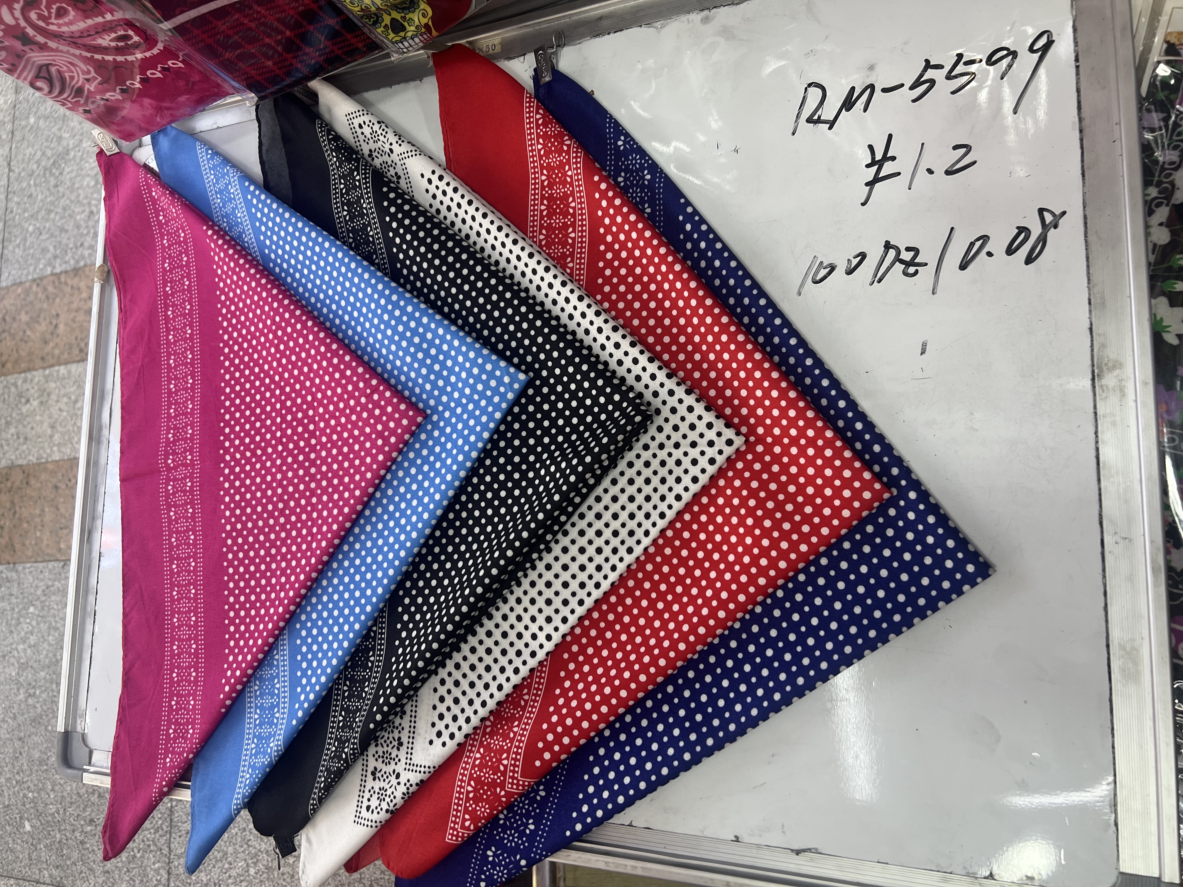 天意饰品金色树叶发梳 发光头饰 头绳套装 优雅头饰 现代简约风格 适合各种场合产品图