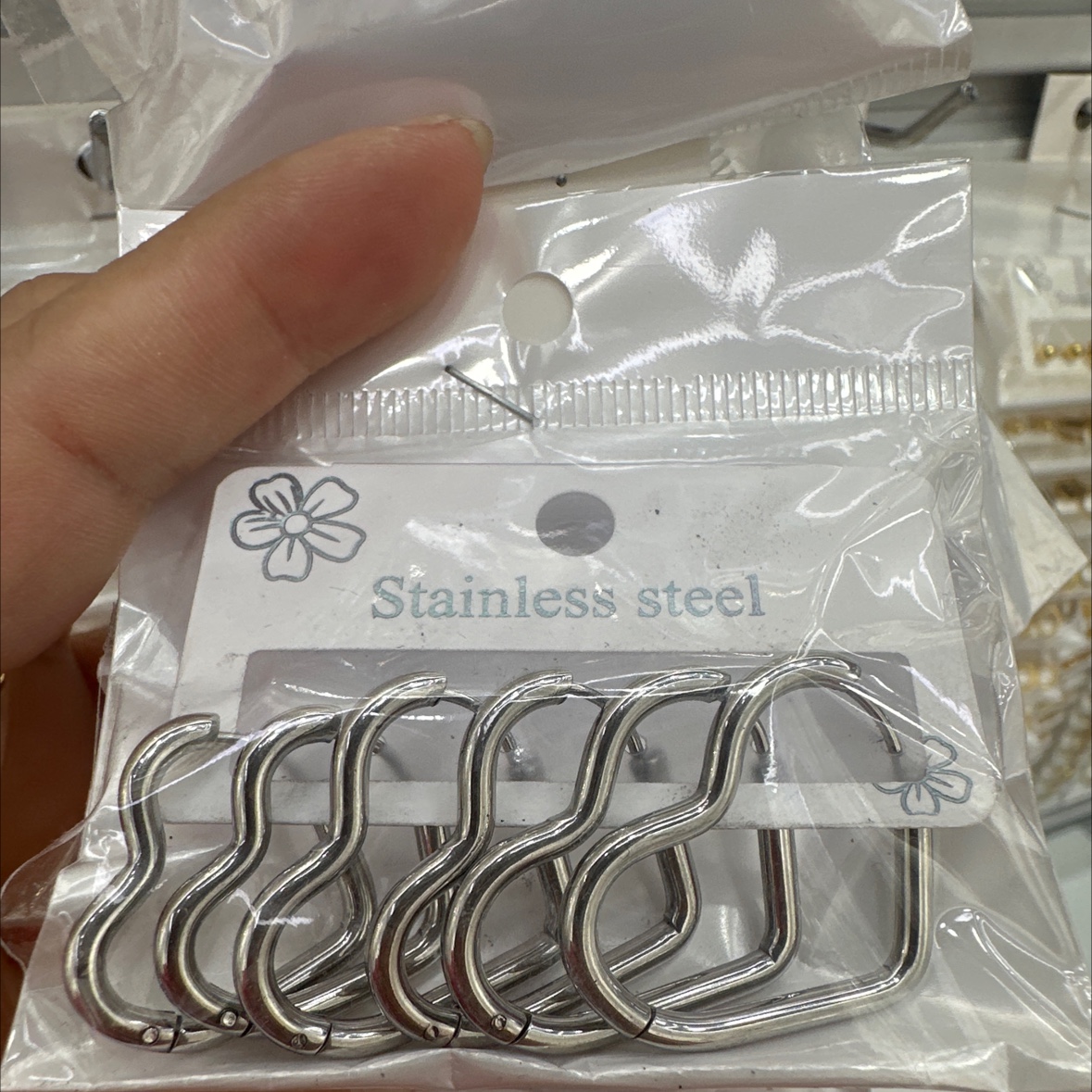 Titanium steel hybrid stud earrings exude a sense of high-end sophistication. They are simple and fashionable stud earrings made of titanium steel and durable. They are personalized and trendy stud earrings Specification image