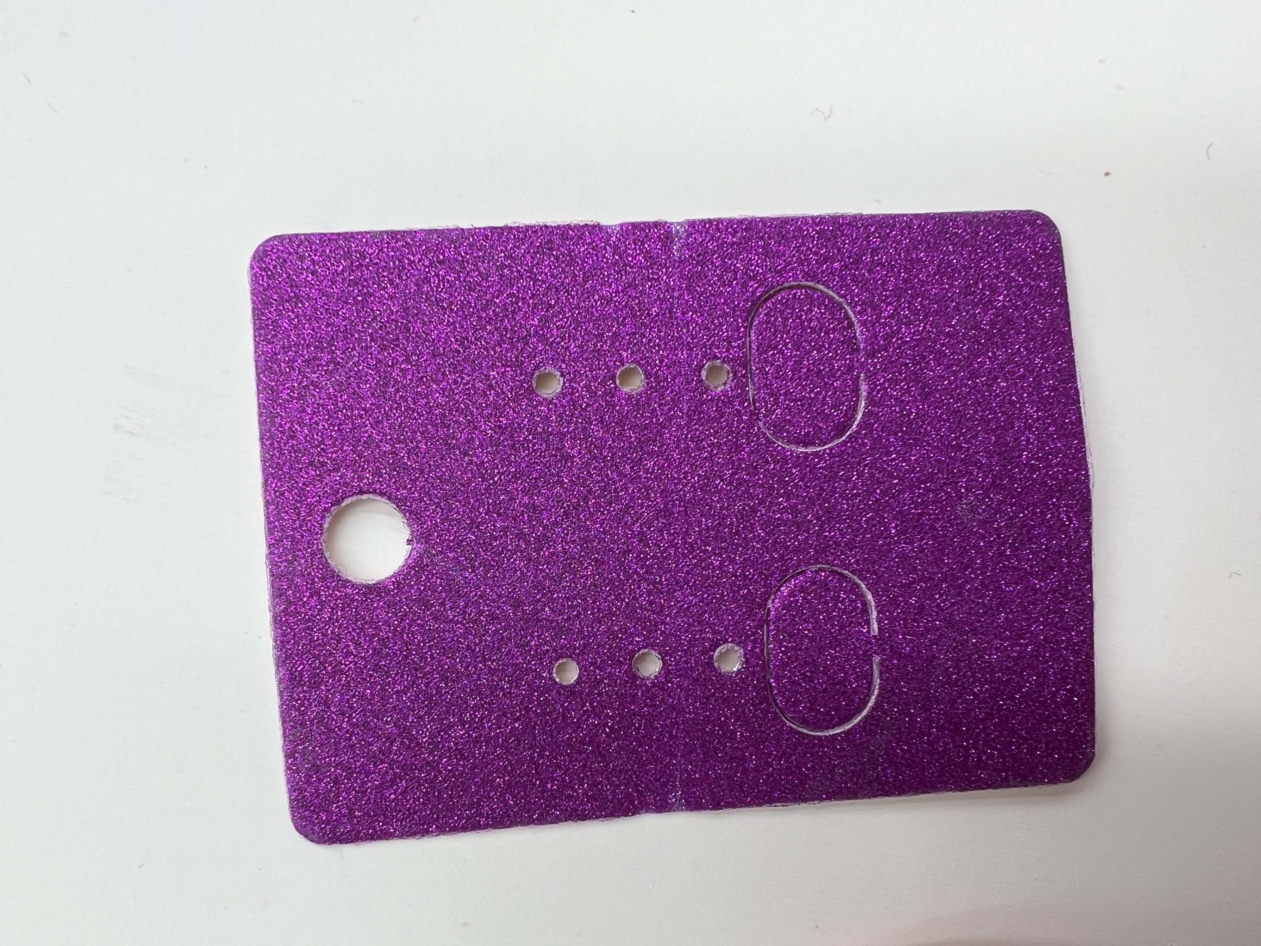 致胜卡片紫色耳环卡